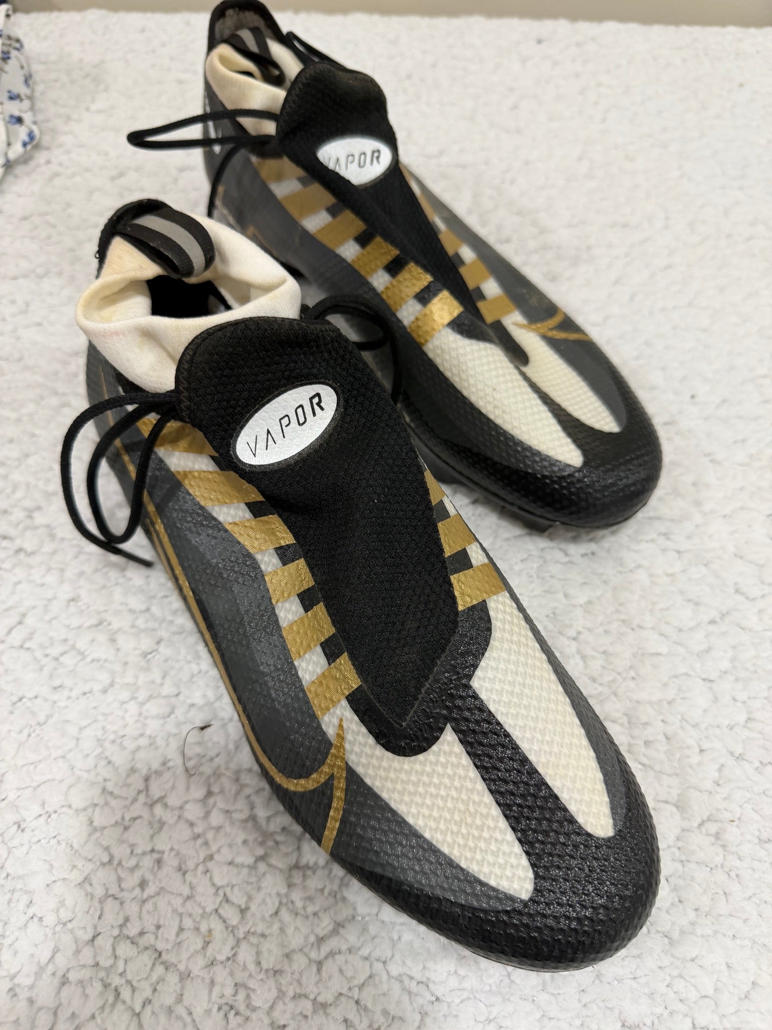 Nike Vapor Edge Pro 360 Size 9.5 Black/Gold Football Cleats Men's