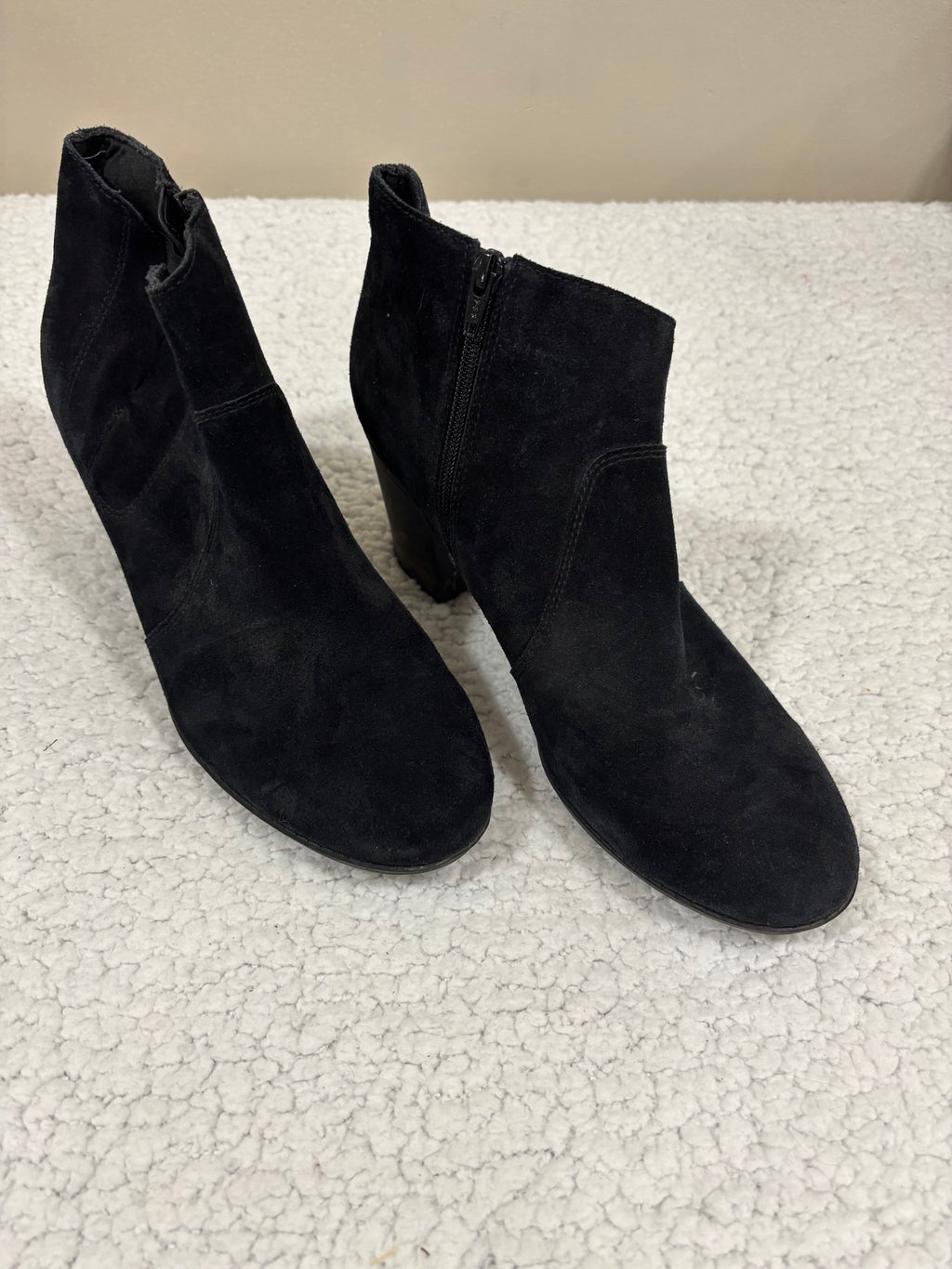 Clarks Womens 12 Black Suede Ankle Bootie Block Heel Side Zip