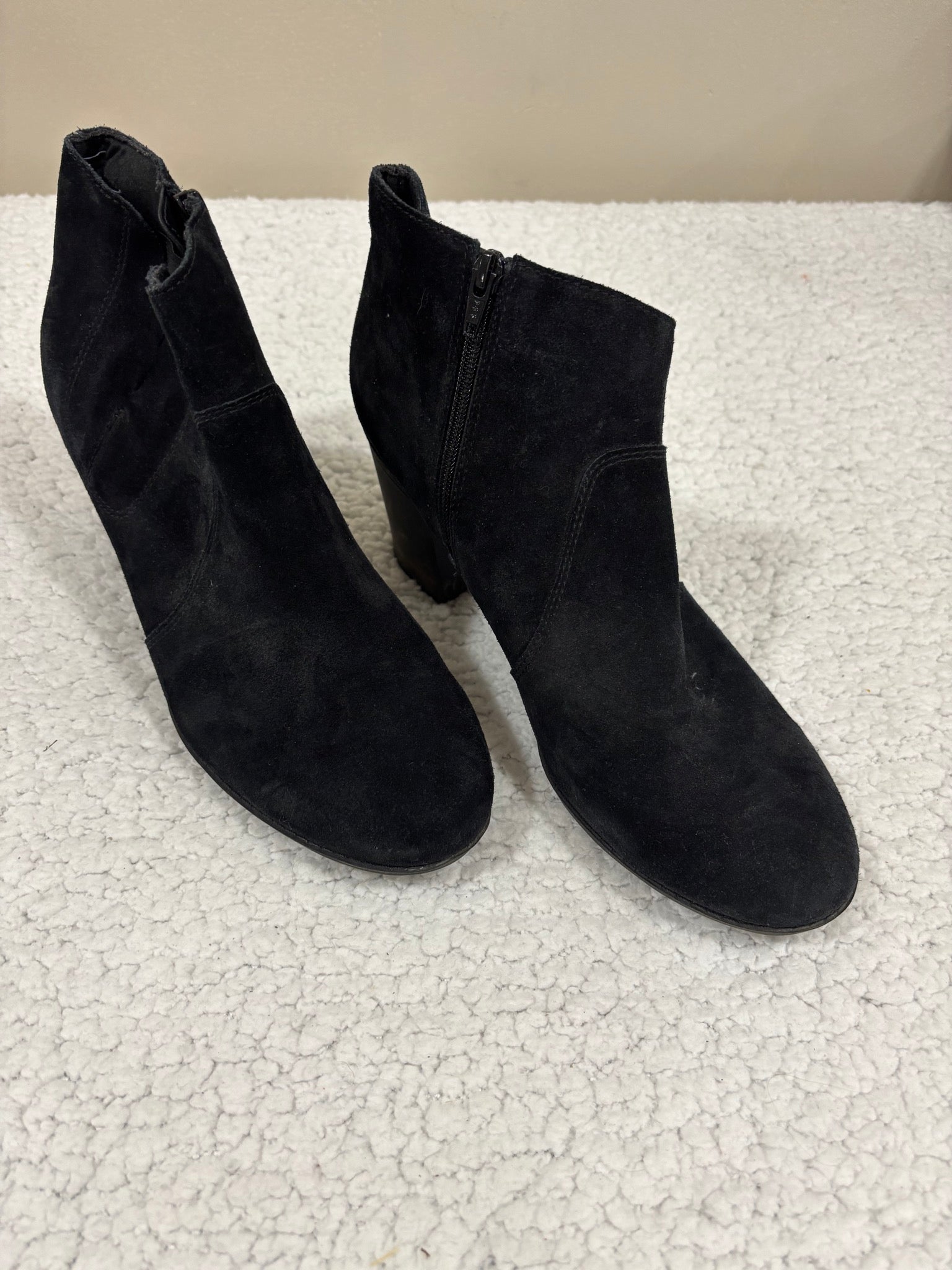 Clarks Womens 12 Black Suede Ankle Bootie Block Heel Side Zip