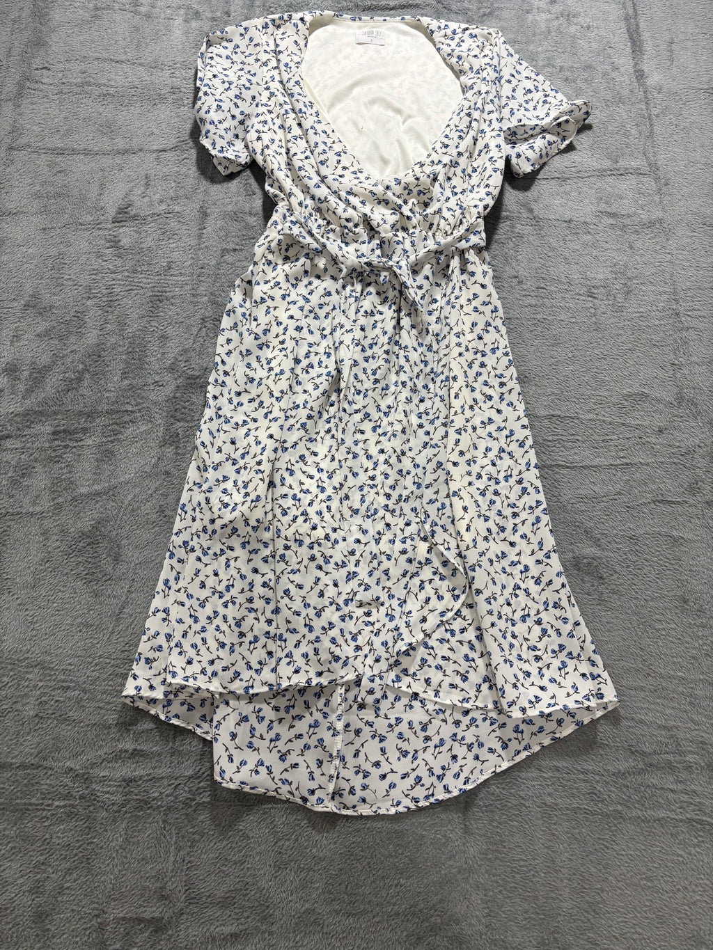 Sienna Sky S Ivory Blue Floral Faux Wrap Dress Flutter Sleeve Hi-Low