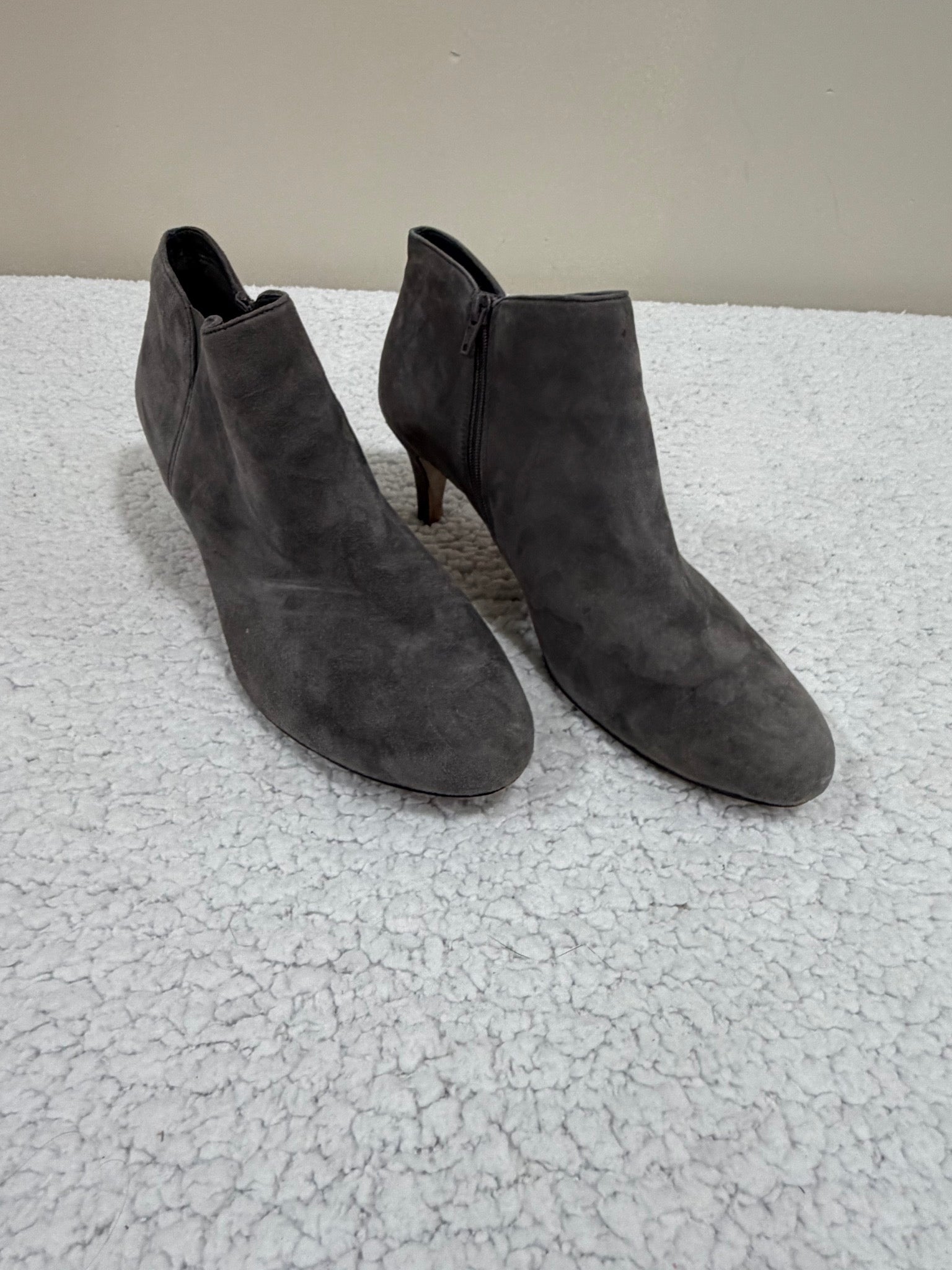 Clarks Size 12 Gray Suede Heeled Ankle Booties Zip Boots Women's