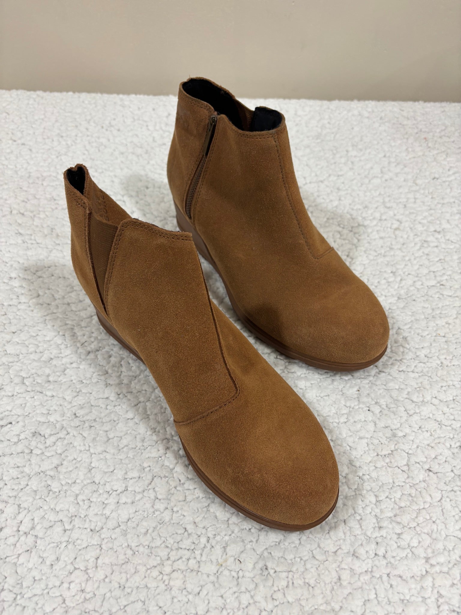Sorel Womens 12 Tan Brown Suede Wedge Ankle Bootie Slip On Chelsea