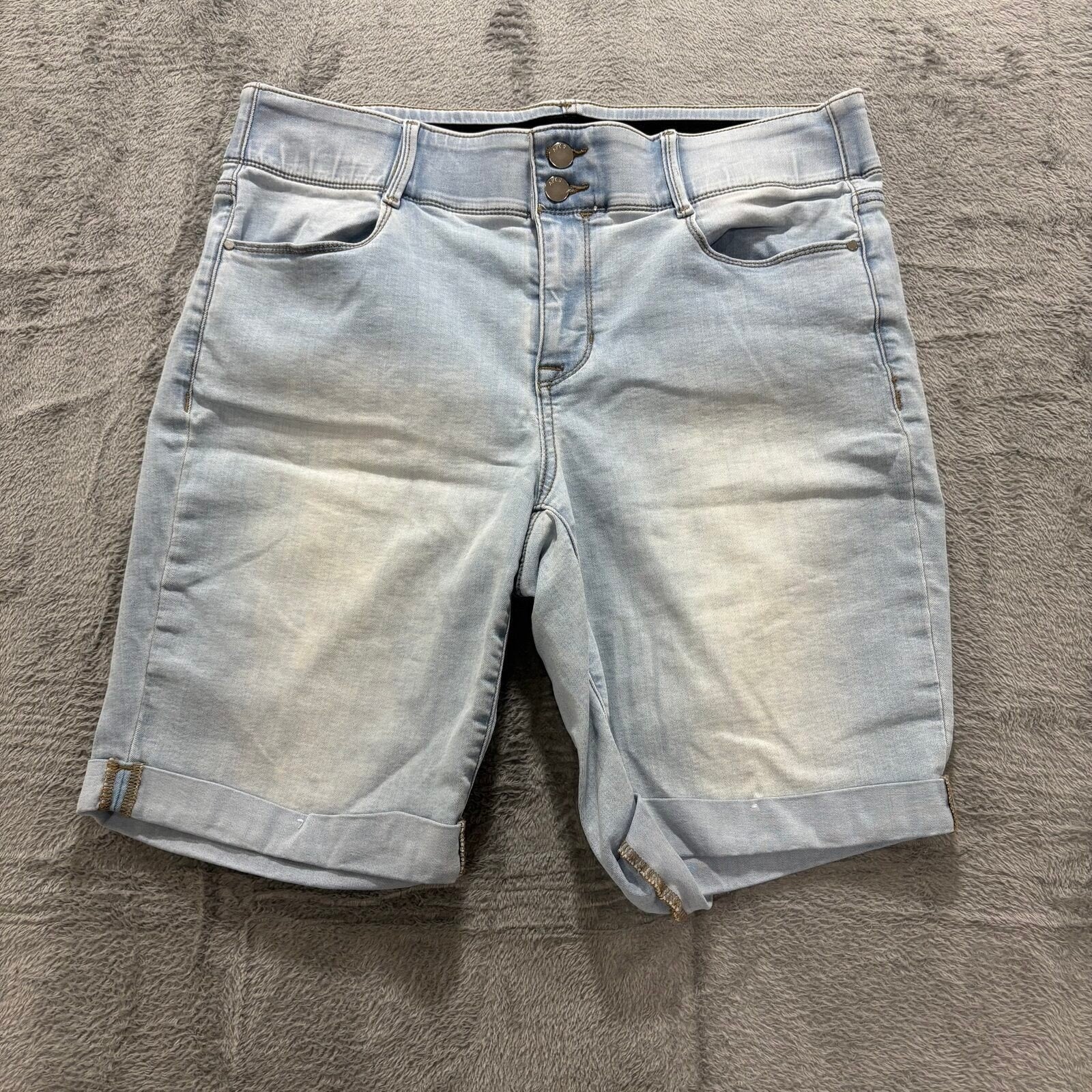 Apt. 9 14 Light Wash Blue Womens Bermuda Denim Shorts Casual Summer