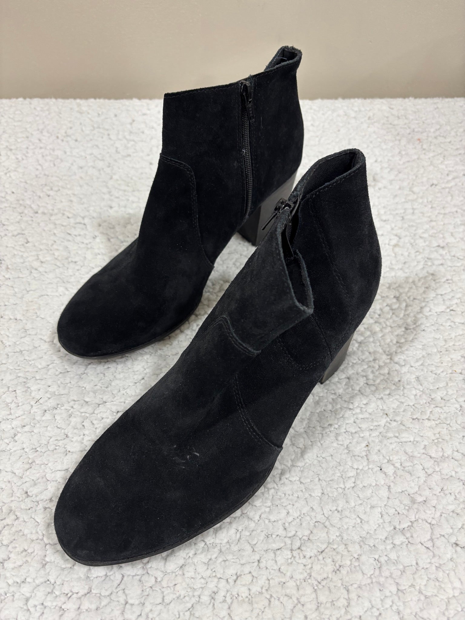 Clarks Womens 12 Black Suede Ankle Bootie Block Heel Side Zip