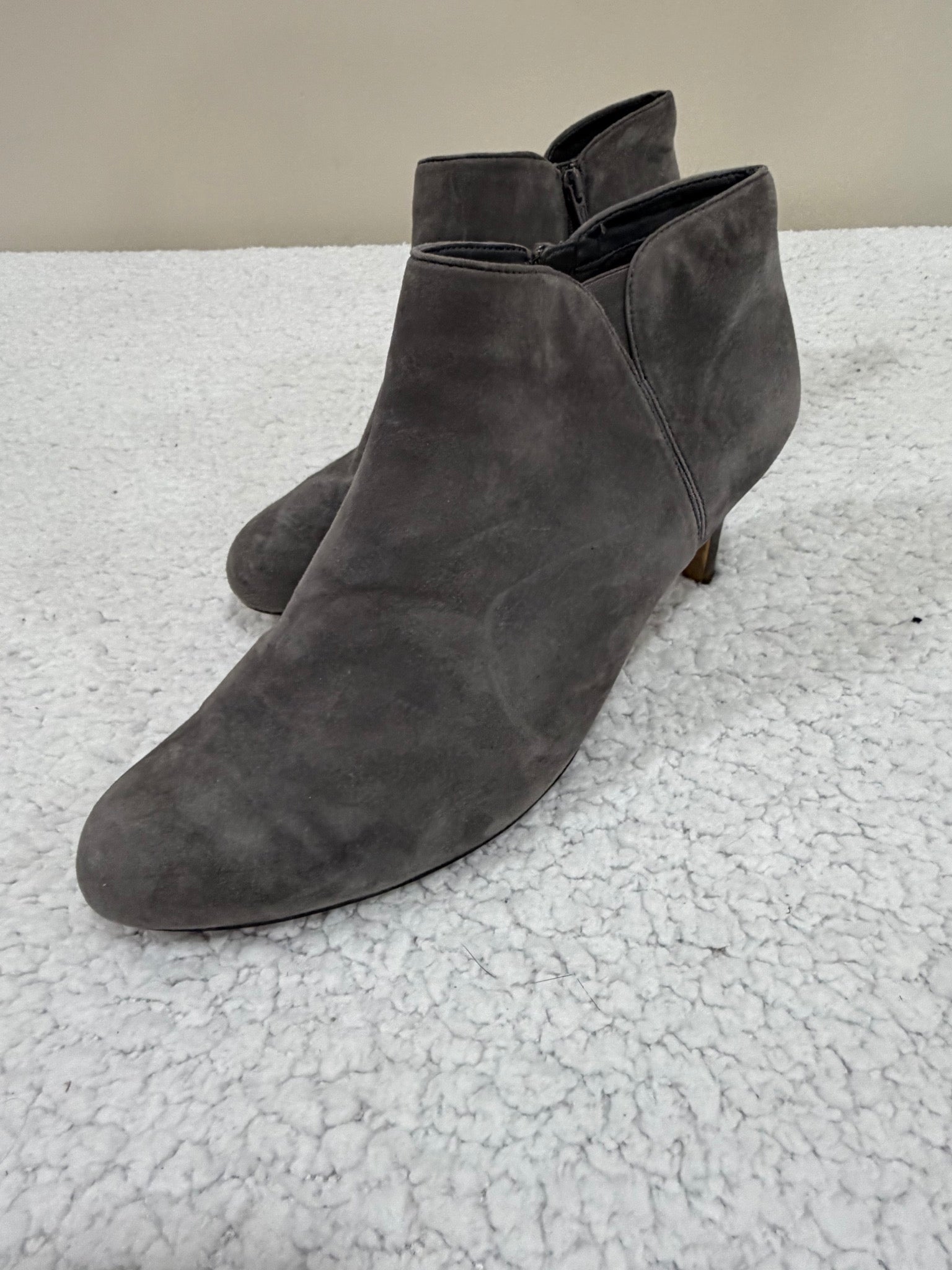 Clarks Size 12 Gray Suede Heeled Ankle Booties Zip Boots Women's