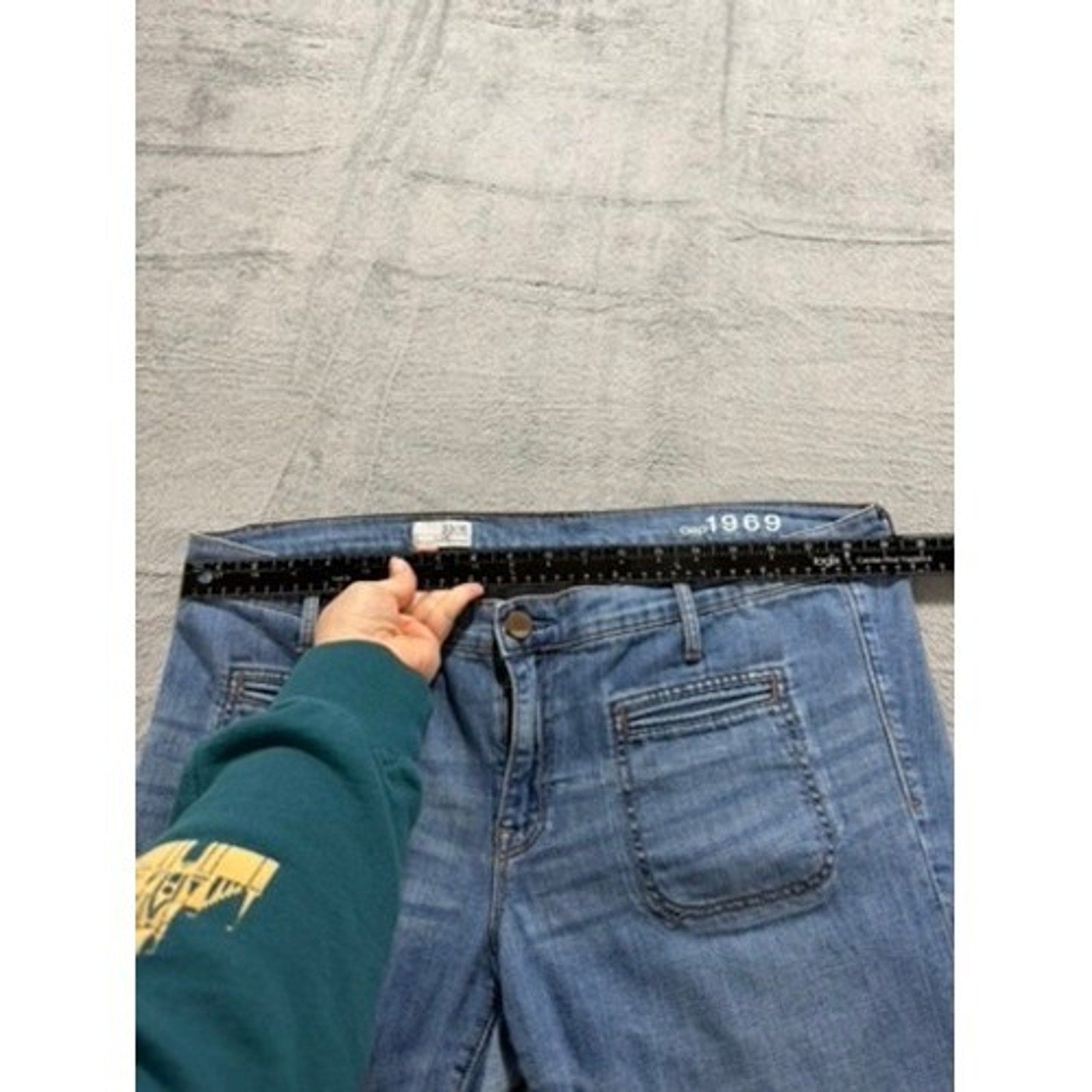 Gap 1969 Flare Jeans Womens 33/16 Light Wash Blue Patch Pocket Bell Bottoms