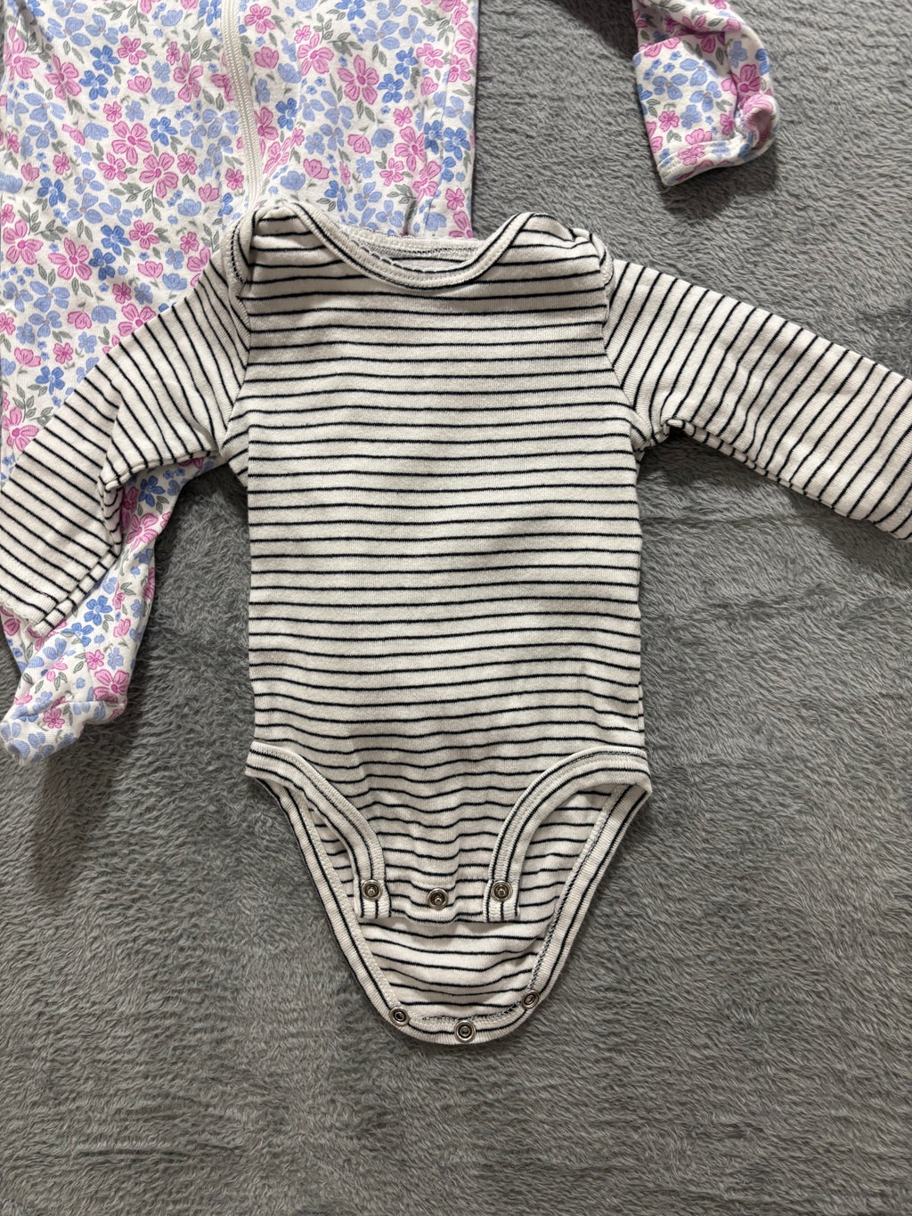 Baby Girl 3M 4pc Lot OshKosh Faux Fur Vest Floral Zip Sleeper Bodysuit Pants