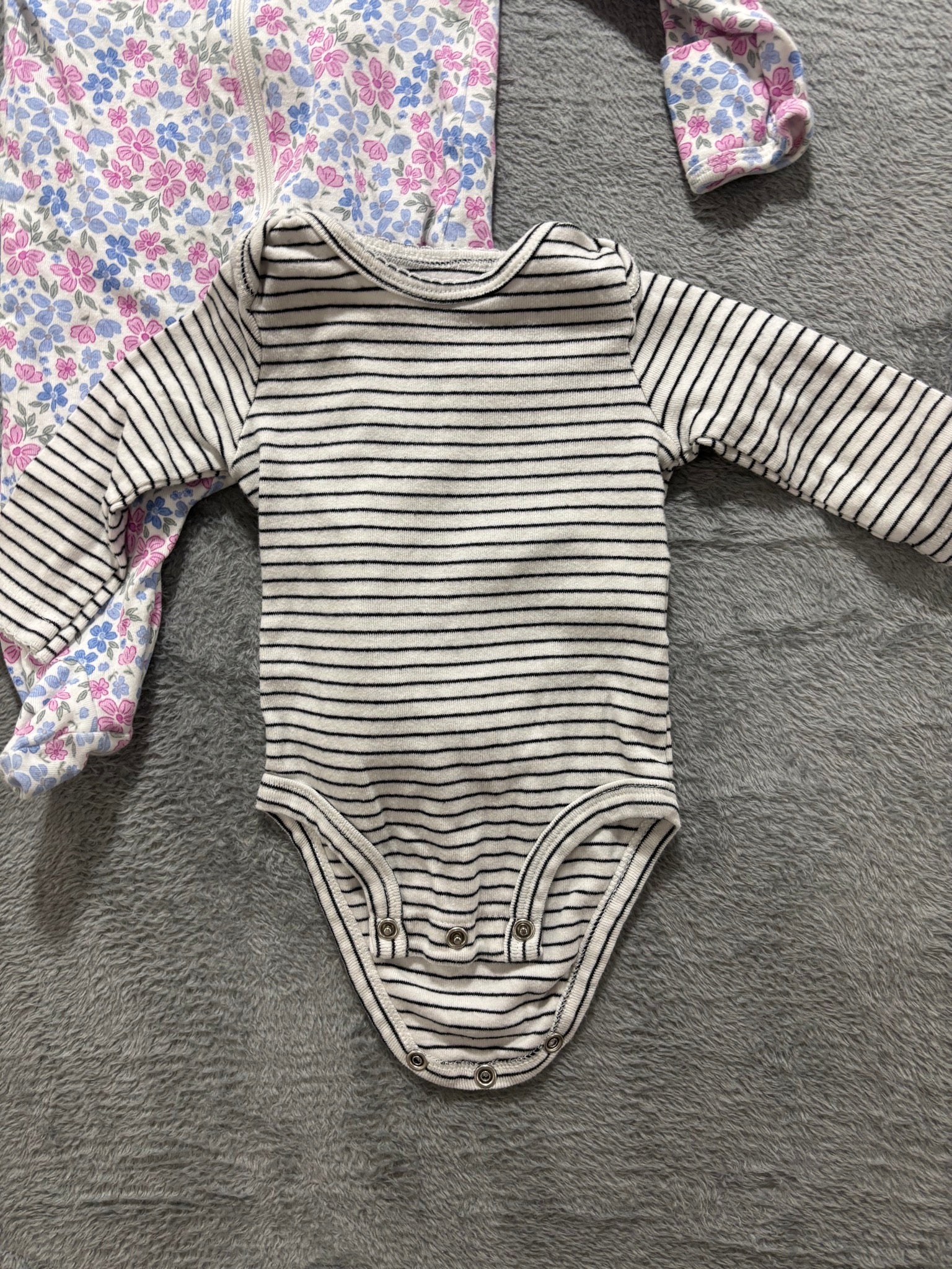 Baby Girl 3M 4pc Lot OshKosh Faux Fur Vest Floral Zip Sleeper Bodysuit Pants