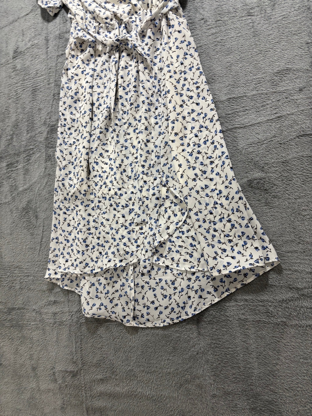 Sienna Sky S Ivory Blue Floral Faux Wrap Dress Flutter Sleeve Hi-Low