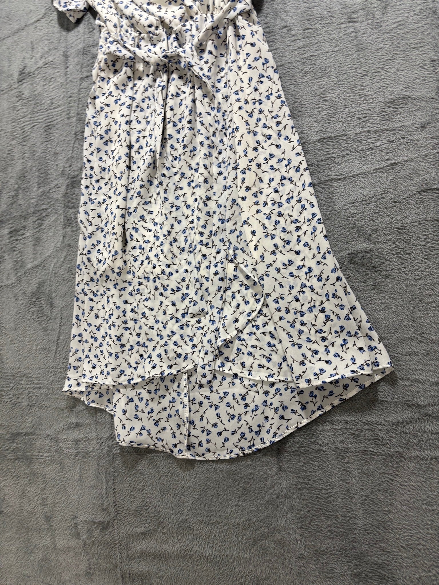 Sienna Sky S Ivory Blue Floral Faux Wrap Dress Flutter Sleeve Hi-Low