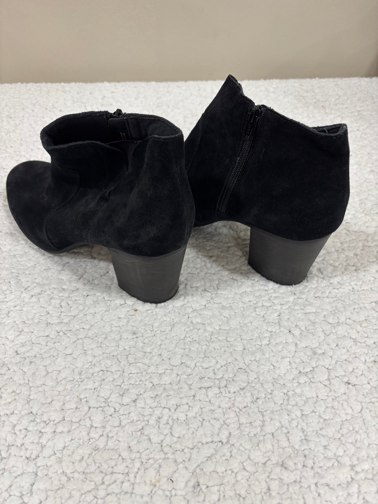 Clarks Womens 12 Black Suede Ankle Bootie Block Heel Side Zip