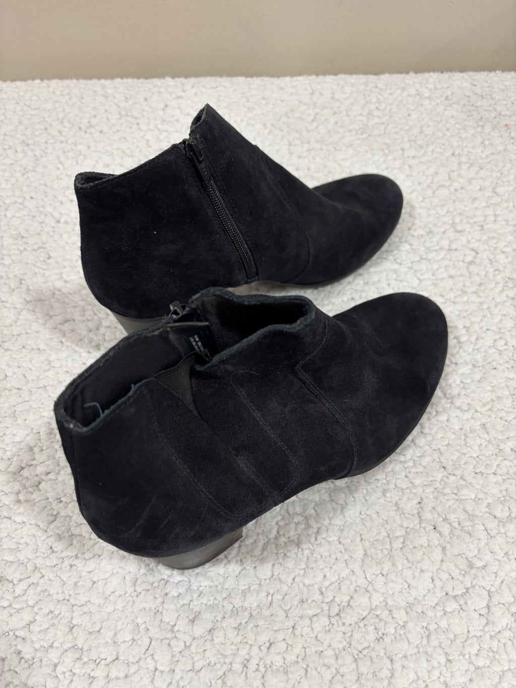 Clarks Womens 12 Black Suede Ankle Bootie Block Heel Side Zip