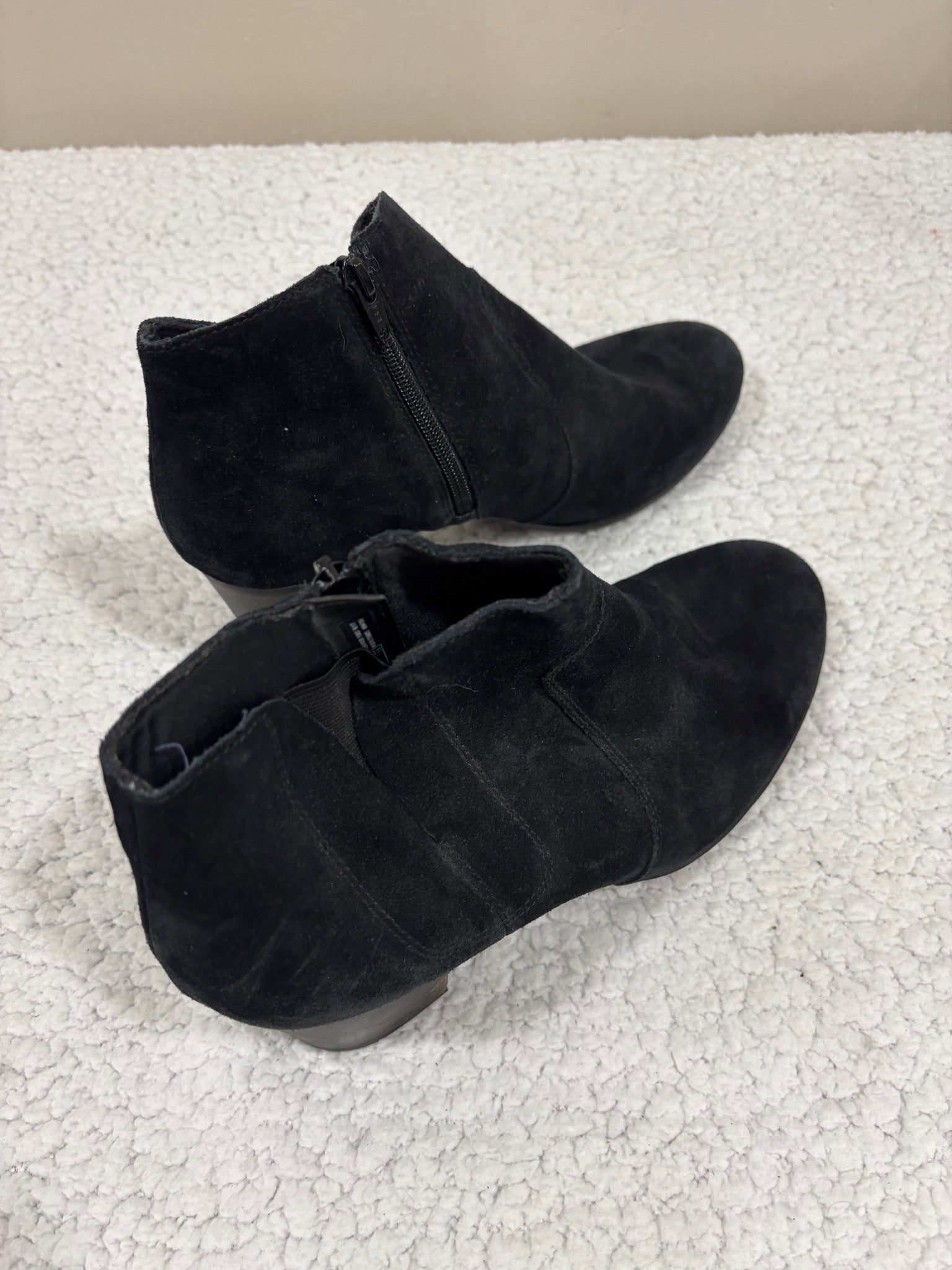 Clarks Womens 12 Black Suede Ankle Bootie Block Heel Side Zip