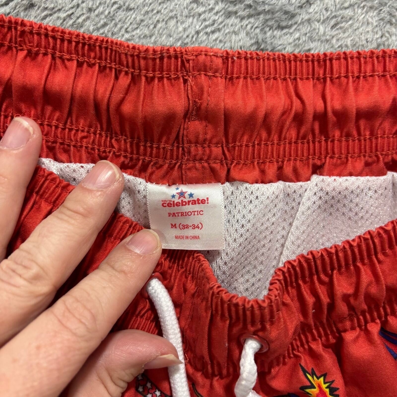Way To Celebrate! M Red Fireworks Patriotic Swim Trunks Vintage Casual
