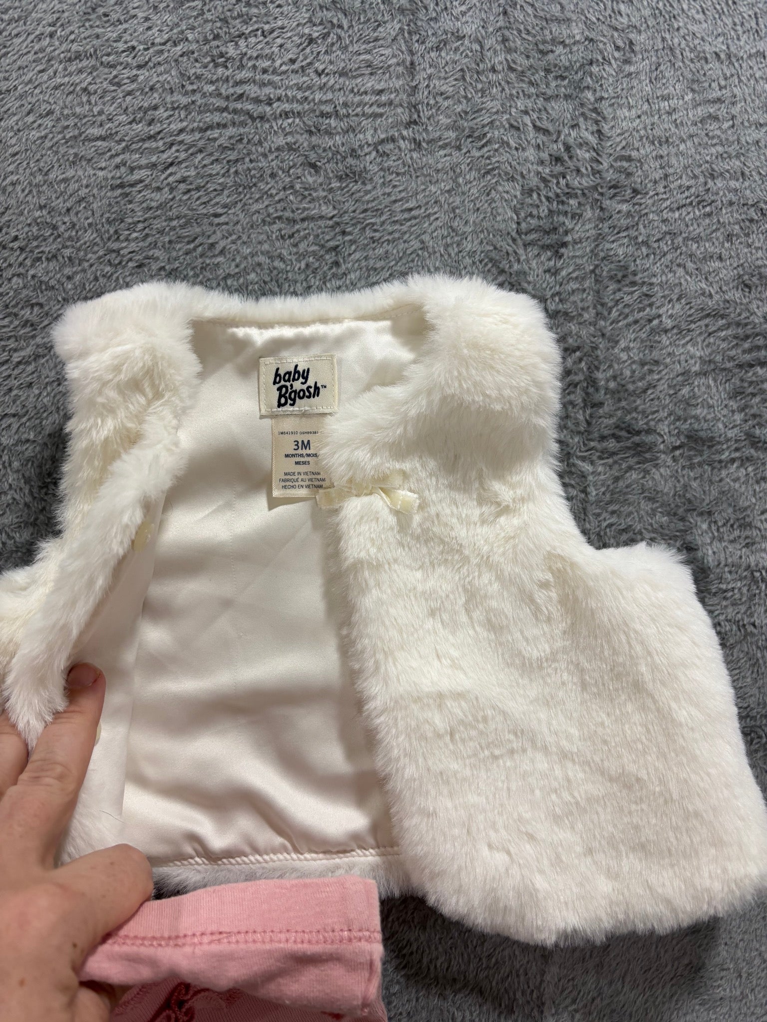 Baby Girl 3M 4pc Lot OshKosh Faux Fur Vest Floral Zip Sleeper Bodysuit Pants