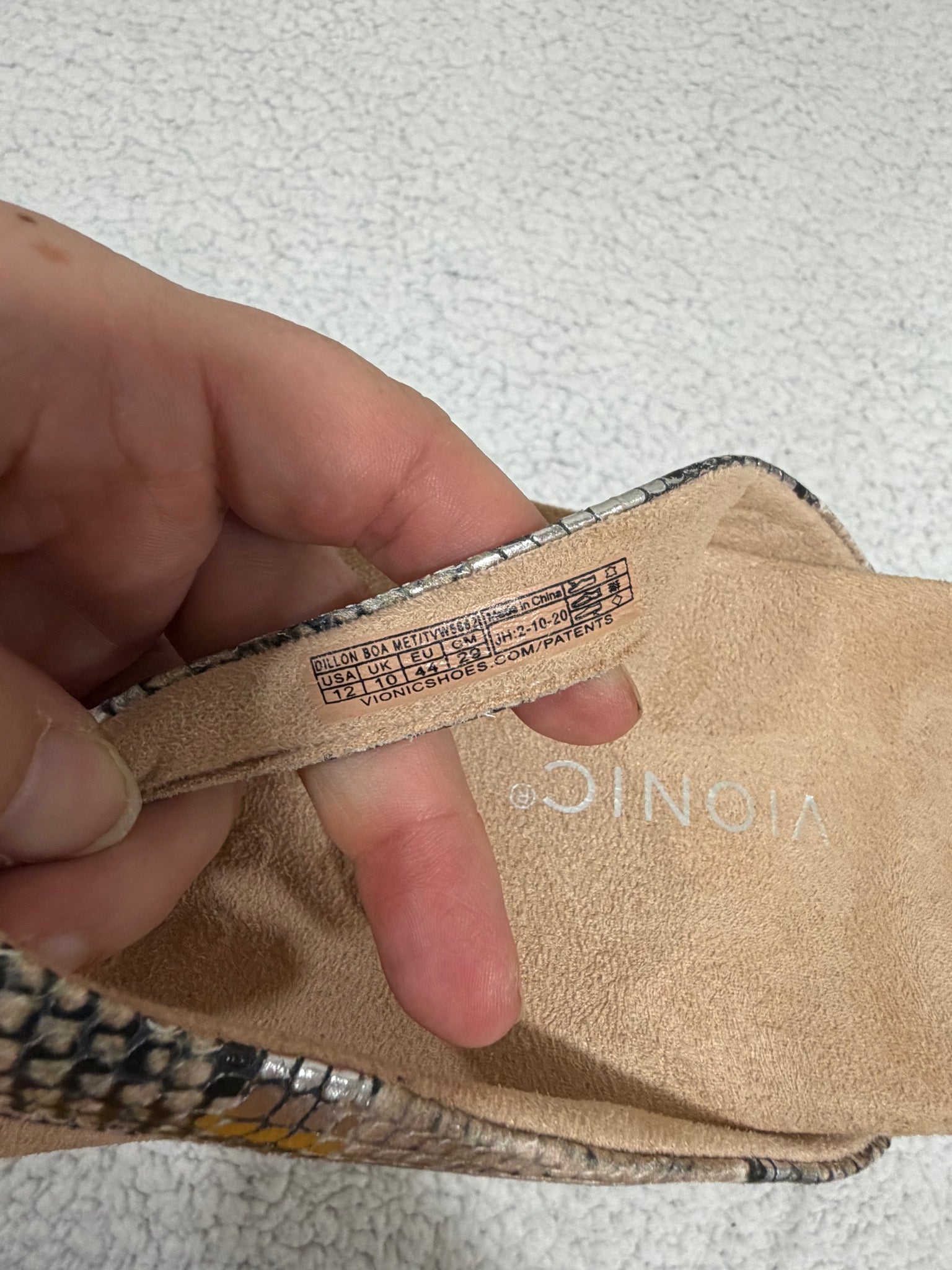 Vionic Dillon Size 12 Snakeskin Thong Sandals Slides Women's