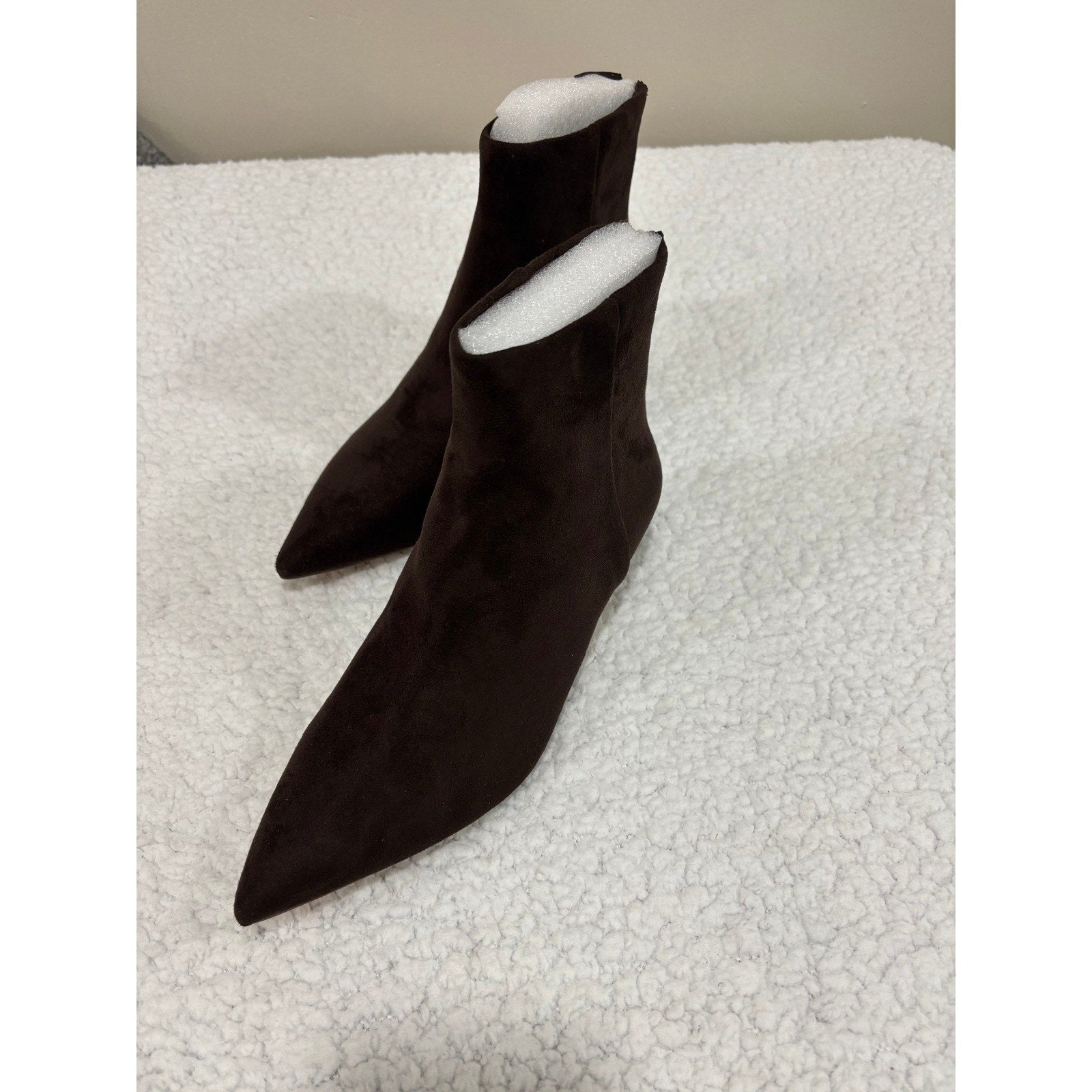 Cushionaire Barbi Womens 6.5 W Chocolate Kitten Heel Ankle Booties Microsuede