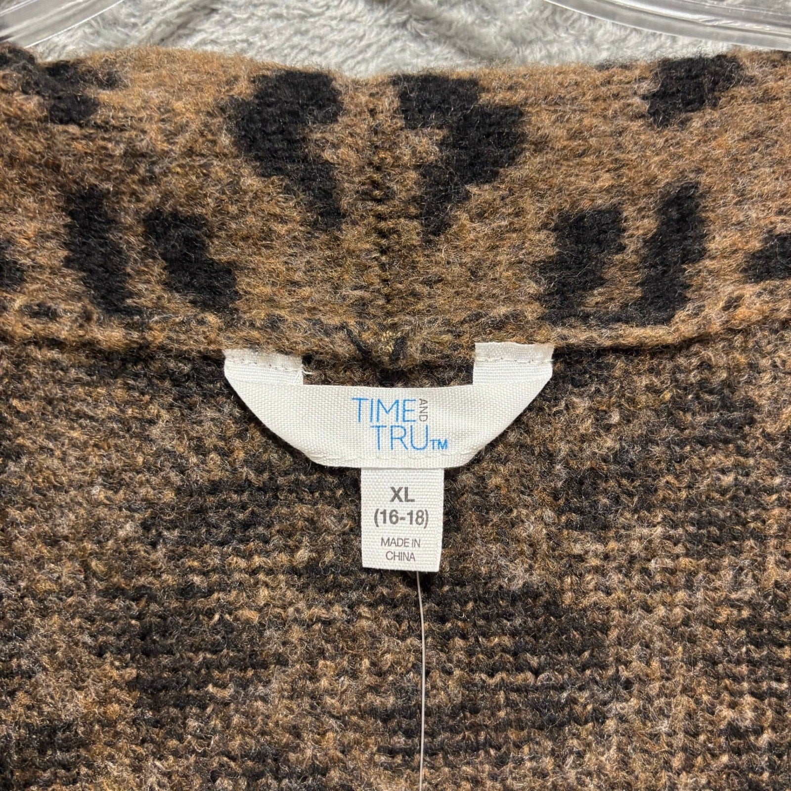 Time and Tru Womens XL Brown Leopard Fuzzy Knit Cardigan Sweater Boho Animal