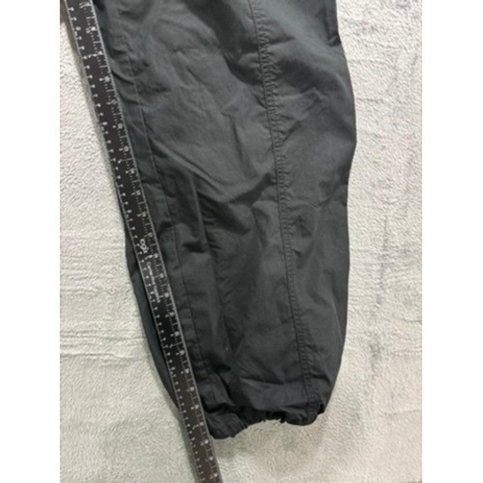 Aritzia TNA Parachute Pants Baggy Joggers Charcoal Grey Elastic Waist Inseam 28