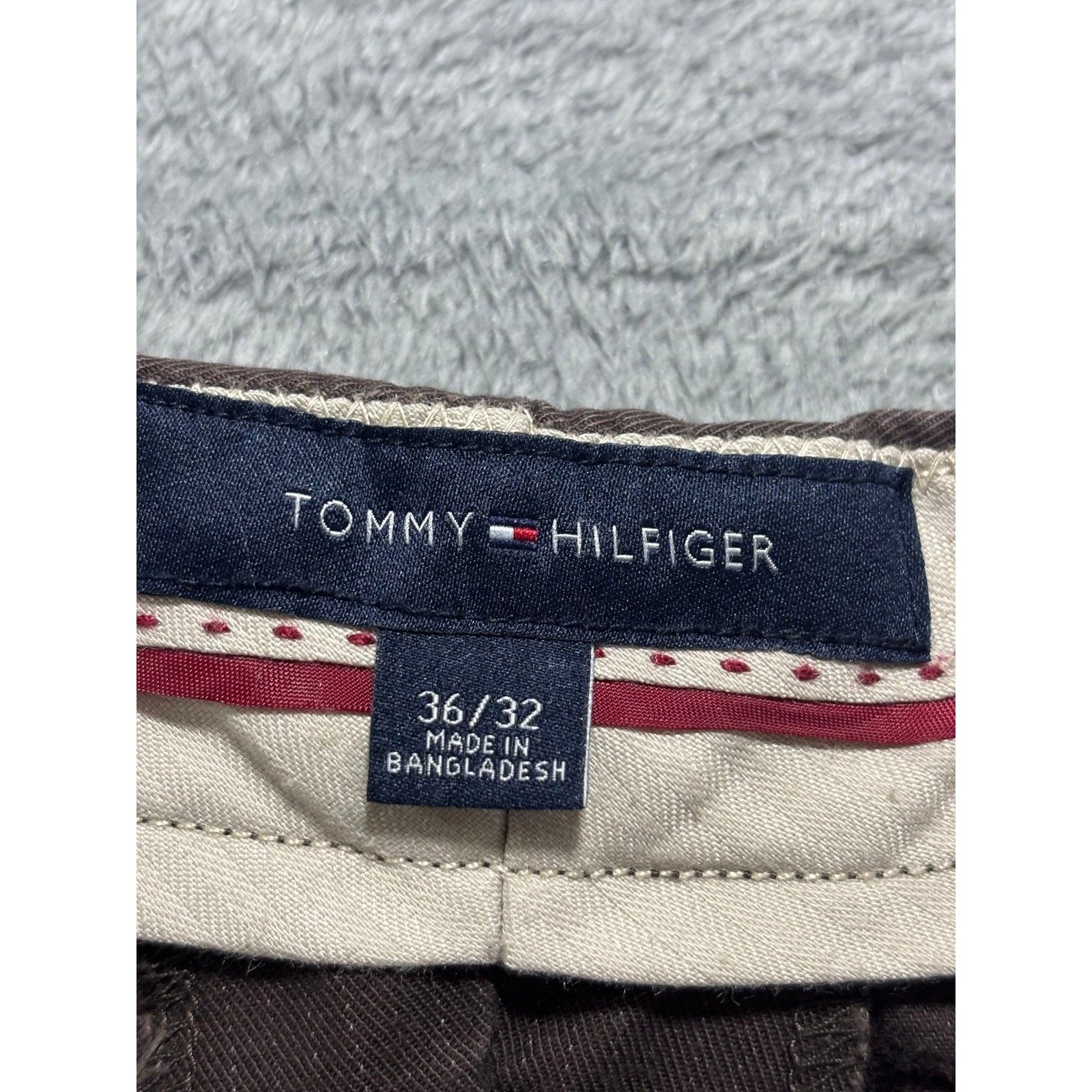 Tommy Hilfiger 36/32 Brown Chino Pants Mens Straight Fit Casual Preppy