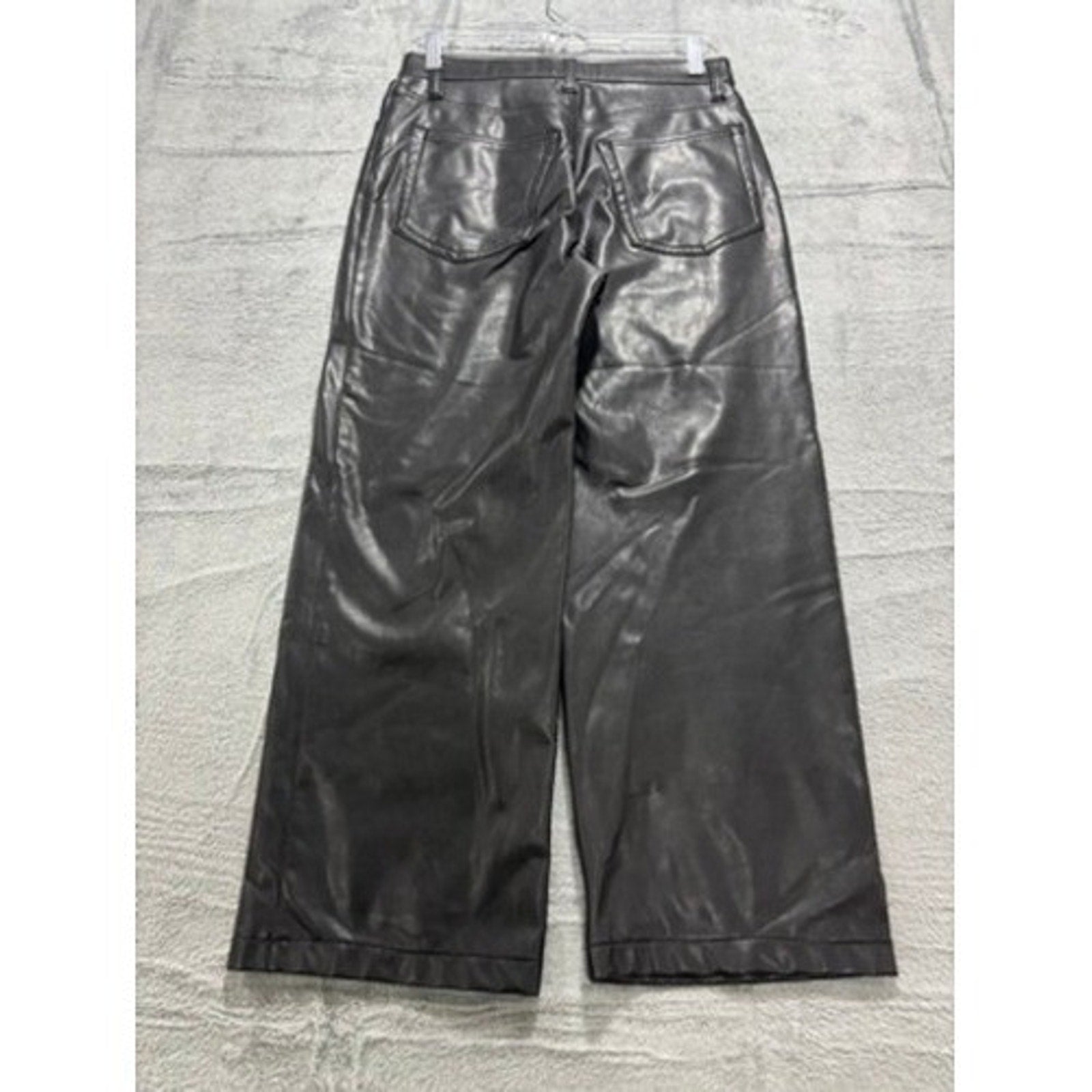 Abercrombie & Fitch The 90s Relaxed Jean Ultra High Rise Vegan Leather Black 28