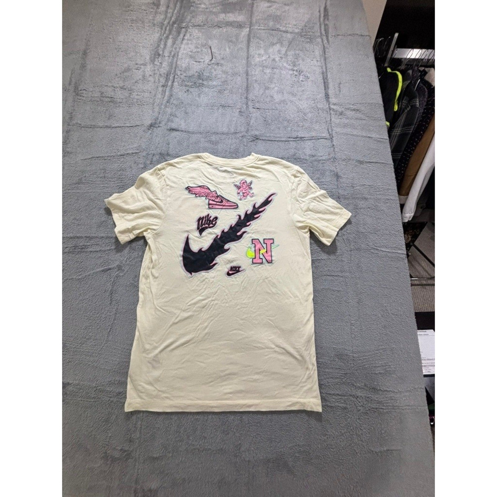 Nike S Cream Graphic T-Shirt Womens Athleisure Casual Short Sleeve Tee