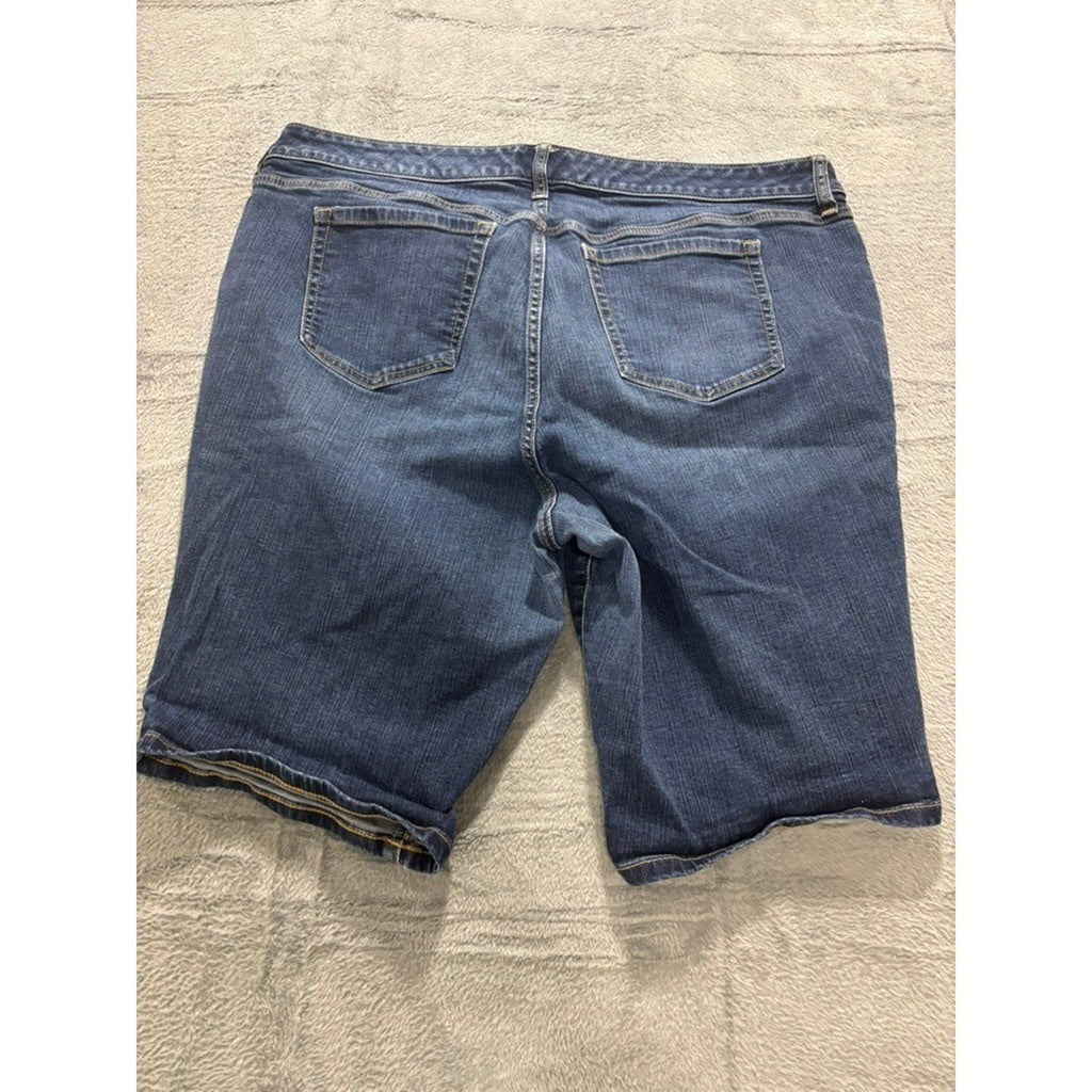 Torrid Womens Size 20 Bermuda Denim Shorts Medium Wash Blue Stretch Plus Size