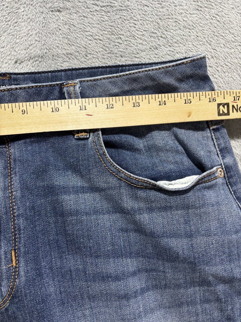 Maurices Women's Blue Floral Print Jeans Size 17/18, photo 5 of 12
