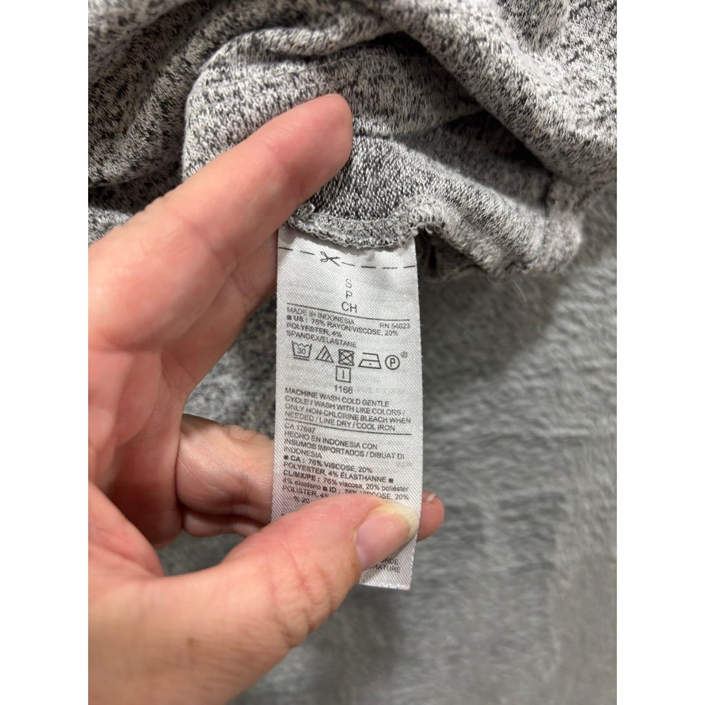 Old Navy Womens S Gray Long Sleeve Pocket T-Shirt Casual Cozy Top