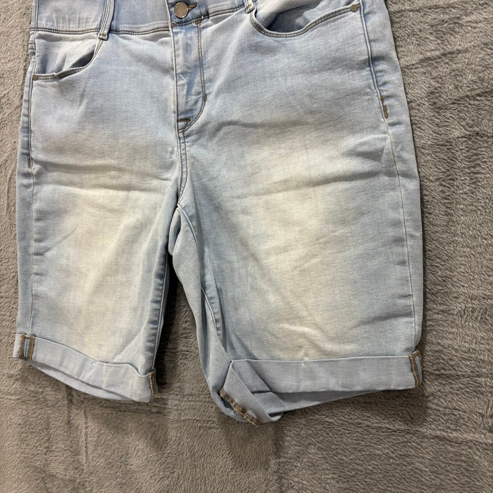 Apt. 9 14 Light Wash Blue Womens Bermuda Denim Shorts Casual Summer