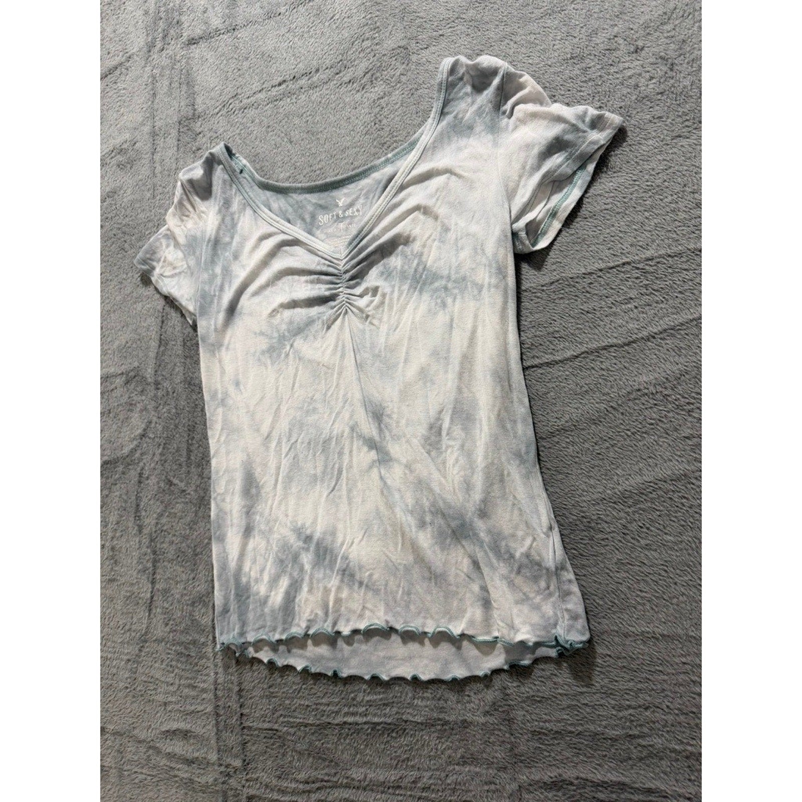 American Eagle Soft & Sexy Tie Dye Ruched V-Neck Lettuce Edge Baby Tee Blue S