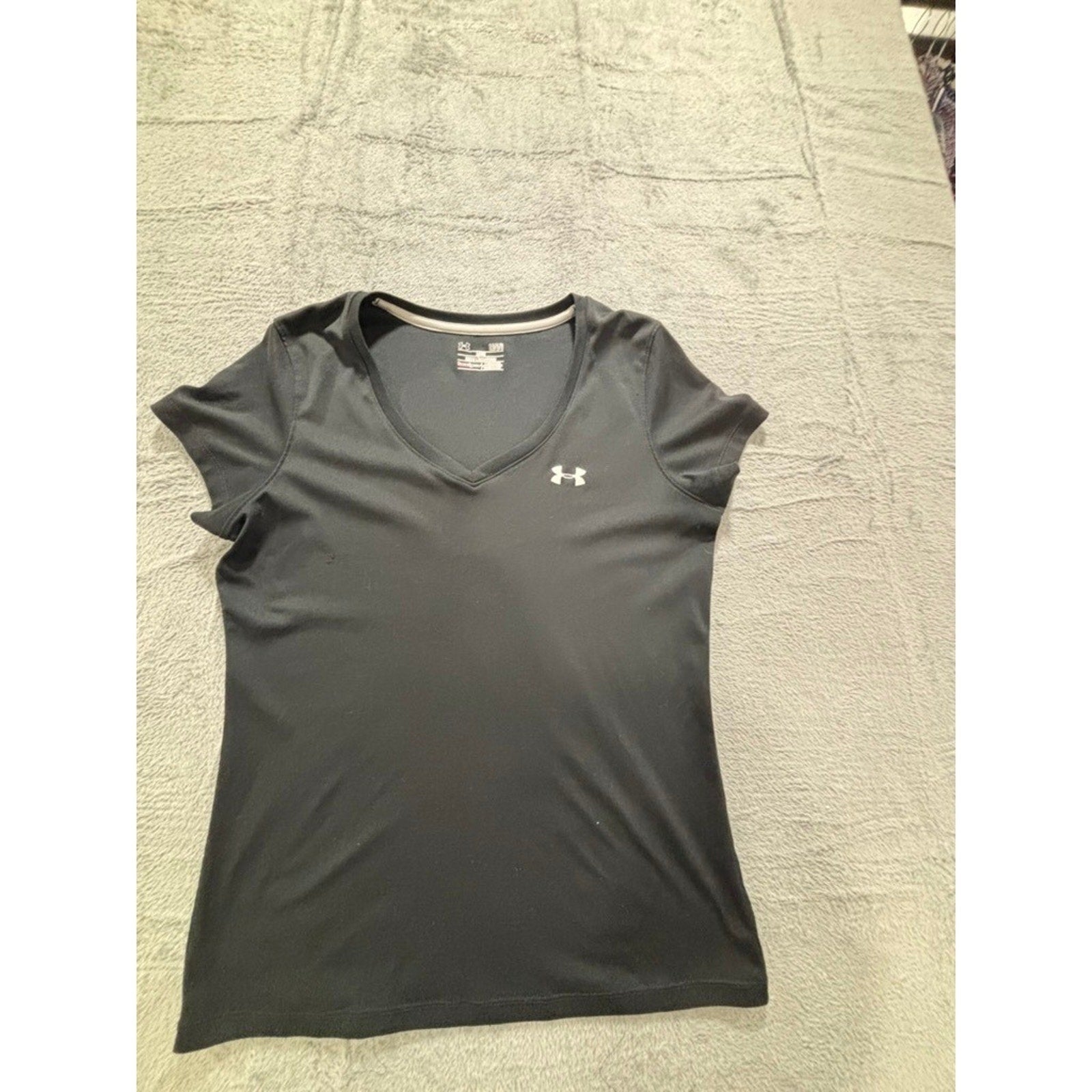 Under Armour Womens LG Black HeatGear V-Neck Loose Fit T-Shirt Athleisure Sporty