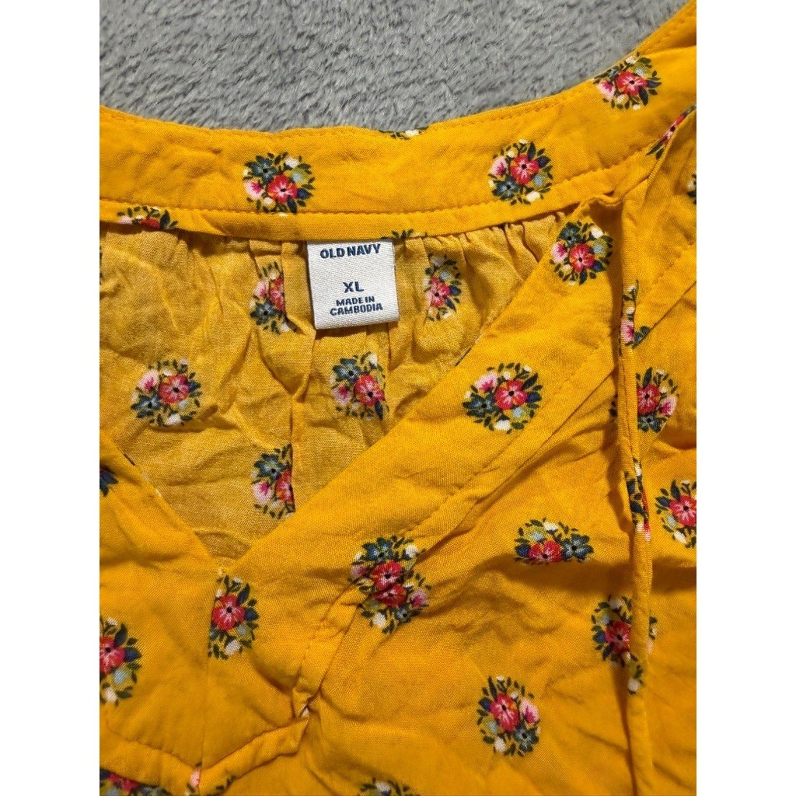 Old Navy Womens XL Mustard Yellow Floral Split Neck Tie Sleeveless Blouse Top
