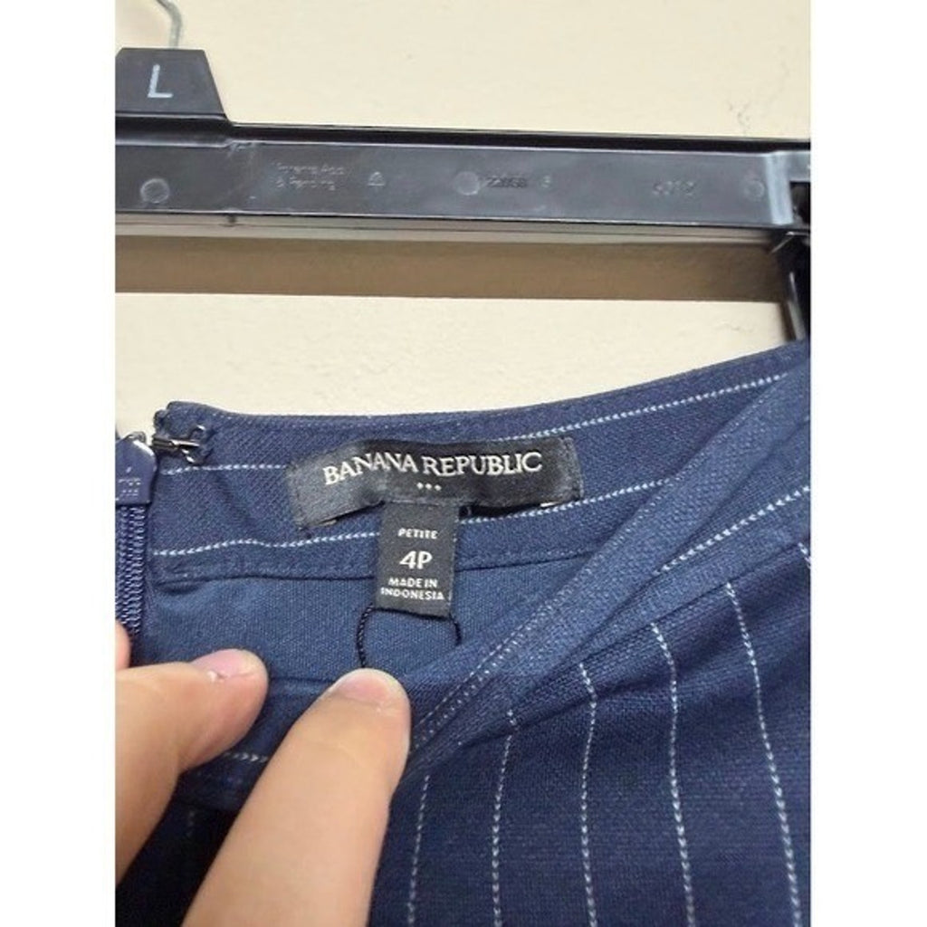NWT Banana Republic Pinstripe Skirt Navy 4P Chic Pencil Career Workwear Midi