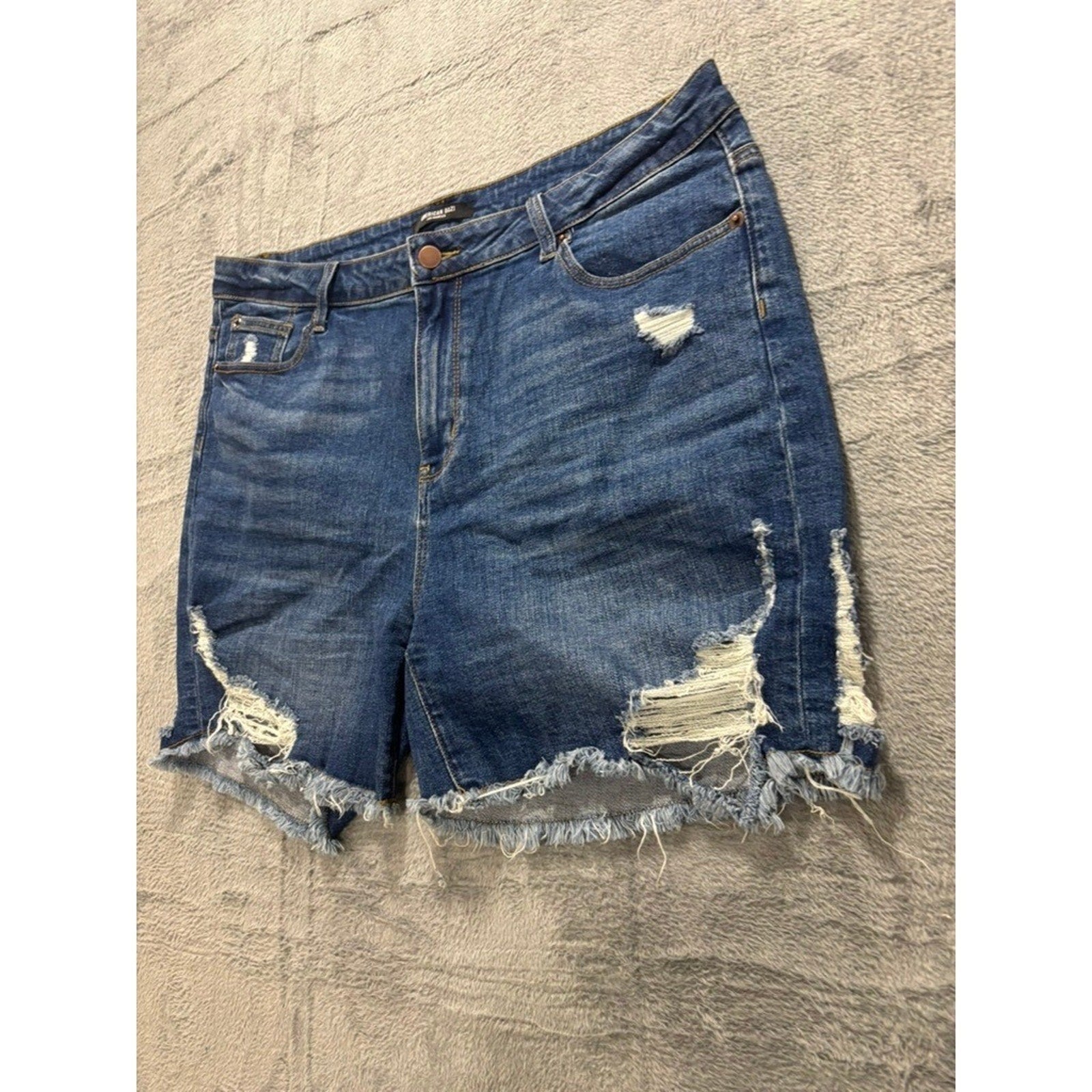 American Bazi Plus 2X Dark Wash Distressed Denim Shorts Frayed Hem Stretch
