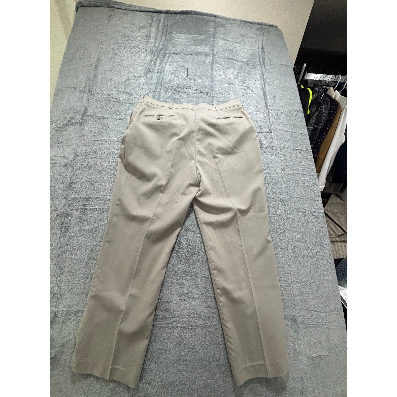 Haggar 38x30 Tan Pleated Dress Pants Mens Gentleman Fit Vintage Preppy Casual