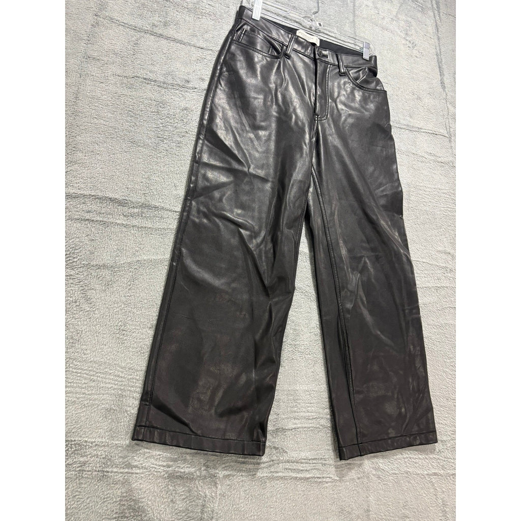 Abercrombie & Fitch The 90s Relaxed Jean Ultra High Rise Vegan Leather Black 28