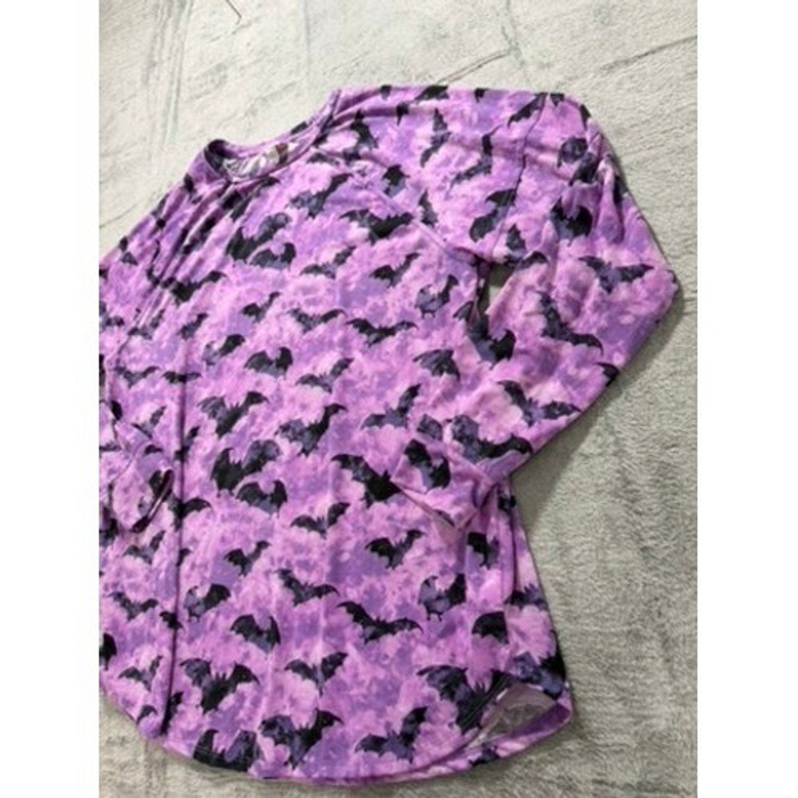 LuLaRoe Womens Purple Tie Dye Black Bat Long Sleeve Raglan Top XL Halloween Goth