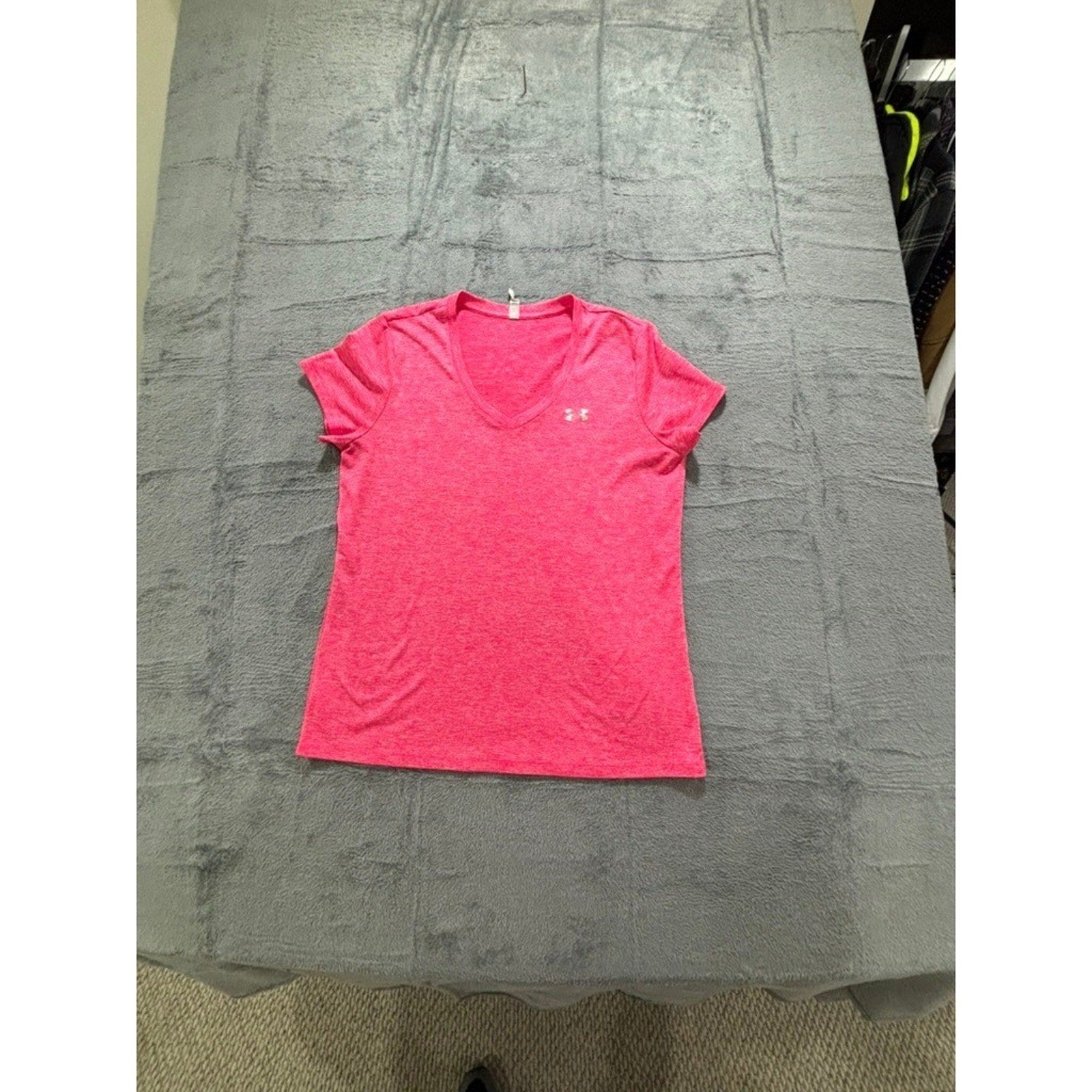 Under Armour Womens LG Pink V-Neck T-Shirt Athleisure Casual HeatGear Loose Fit