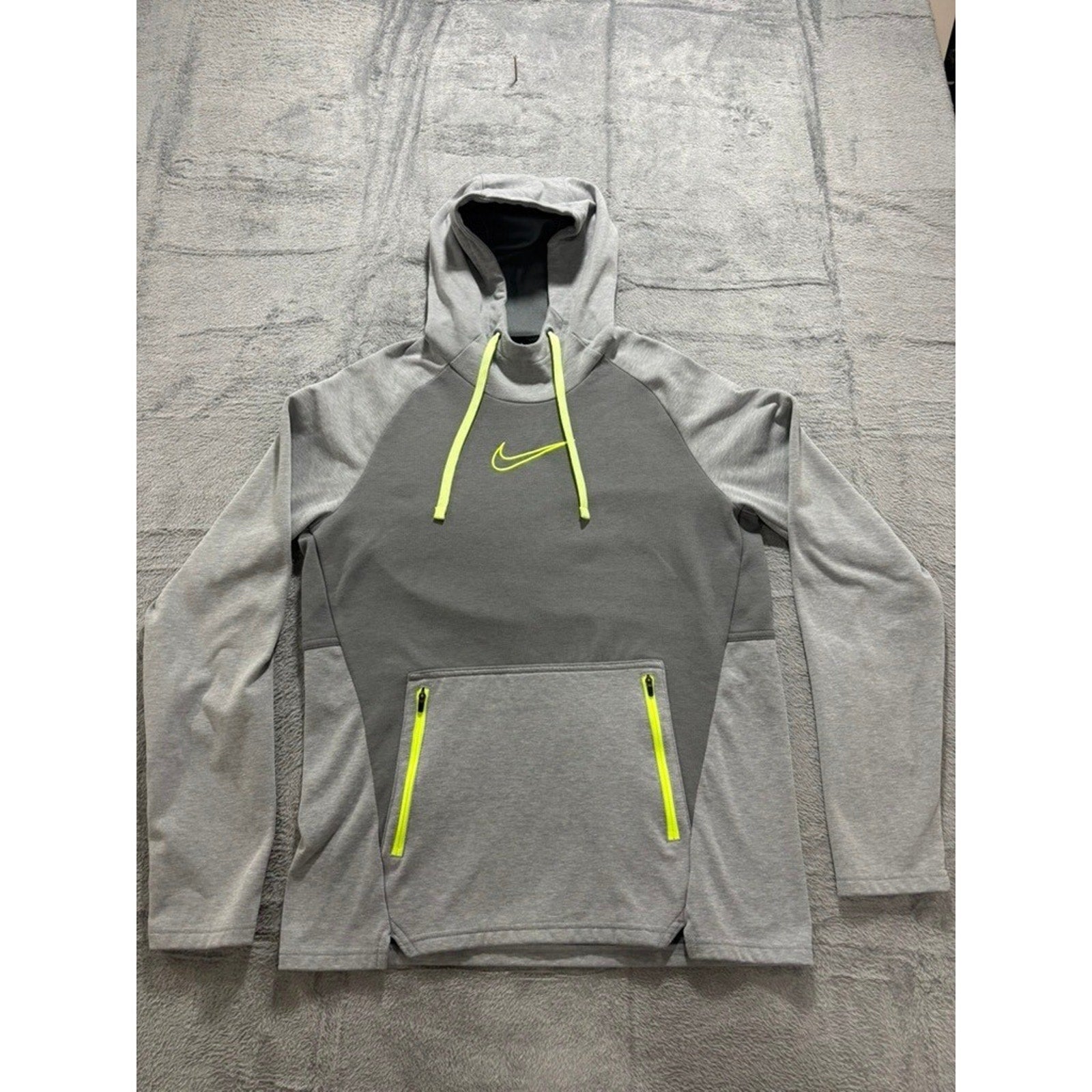 Nike M Gray Therma-FIT Pullover Hoodie Womens Crewneck Swoosh Logo Athleisure