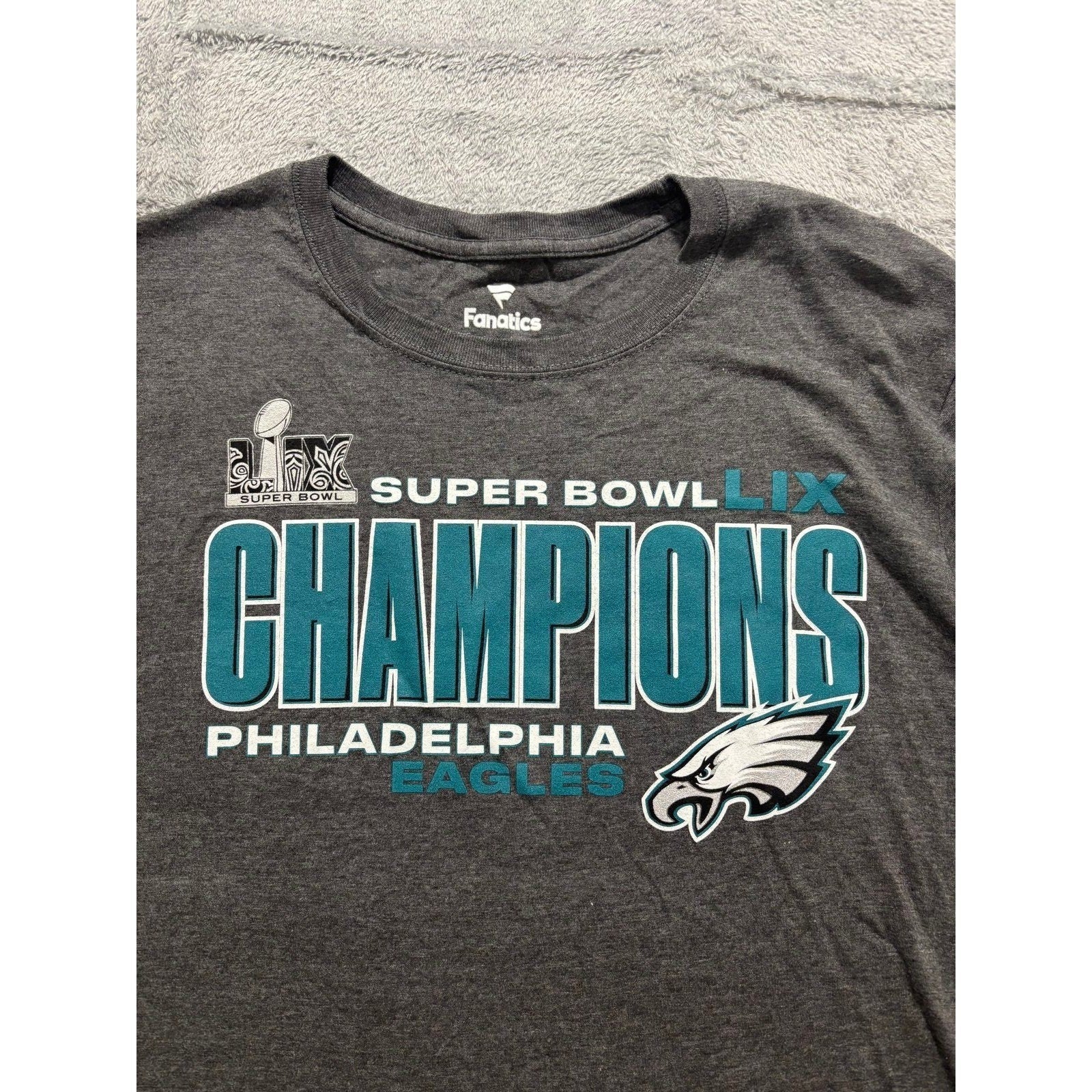 Fanatics M Gray Philadelphia Eagles Super Bowl LIX Champions Womens Shirt Casual