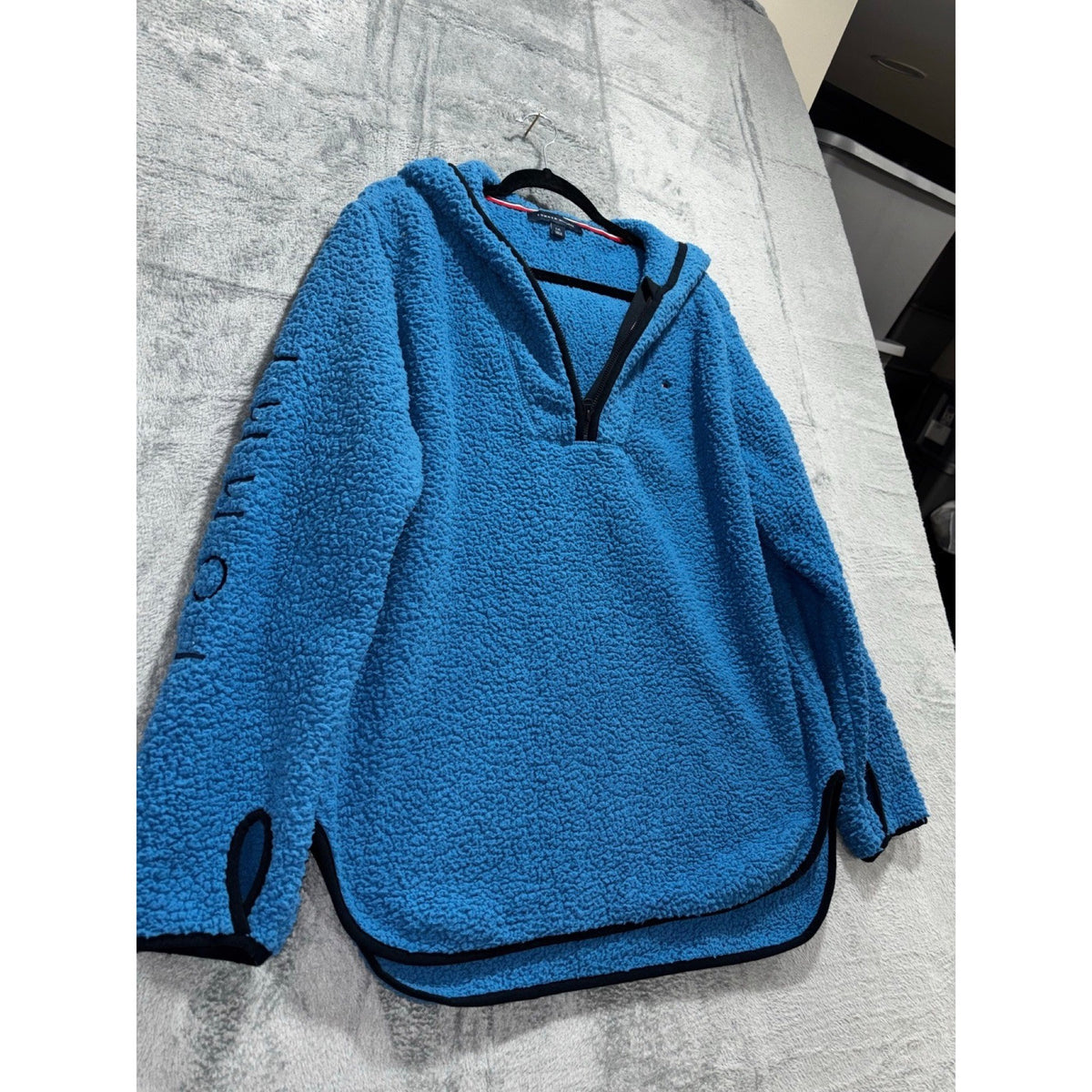 Tommy Hilfiger L Blue Sherpa Hoodie Womens Pullover Cozy Casual