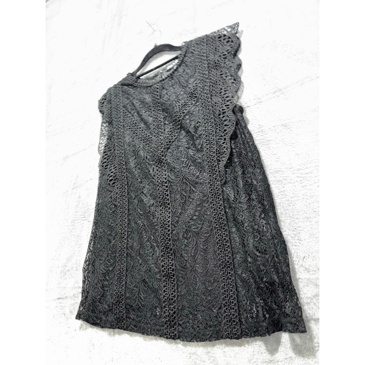Cable & Gauge L Black Lace Sleeveless Top Womens Boho Cottagecore Scalloped Trim