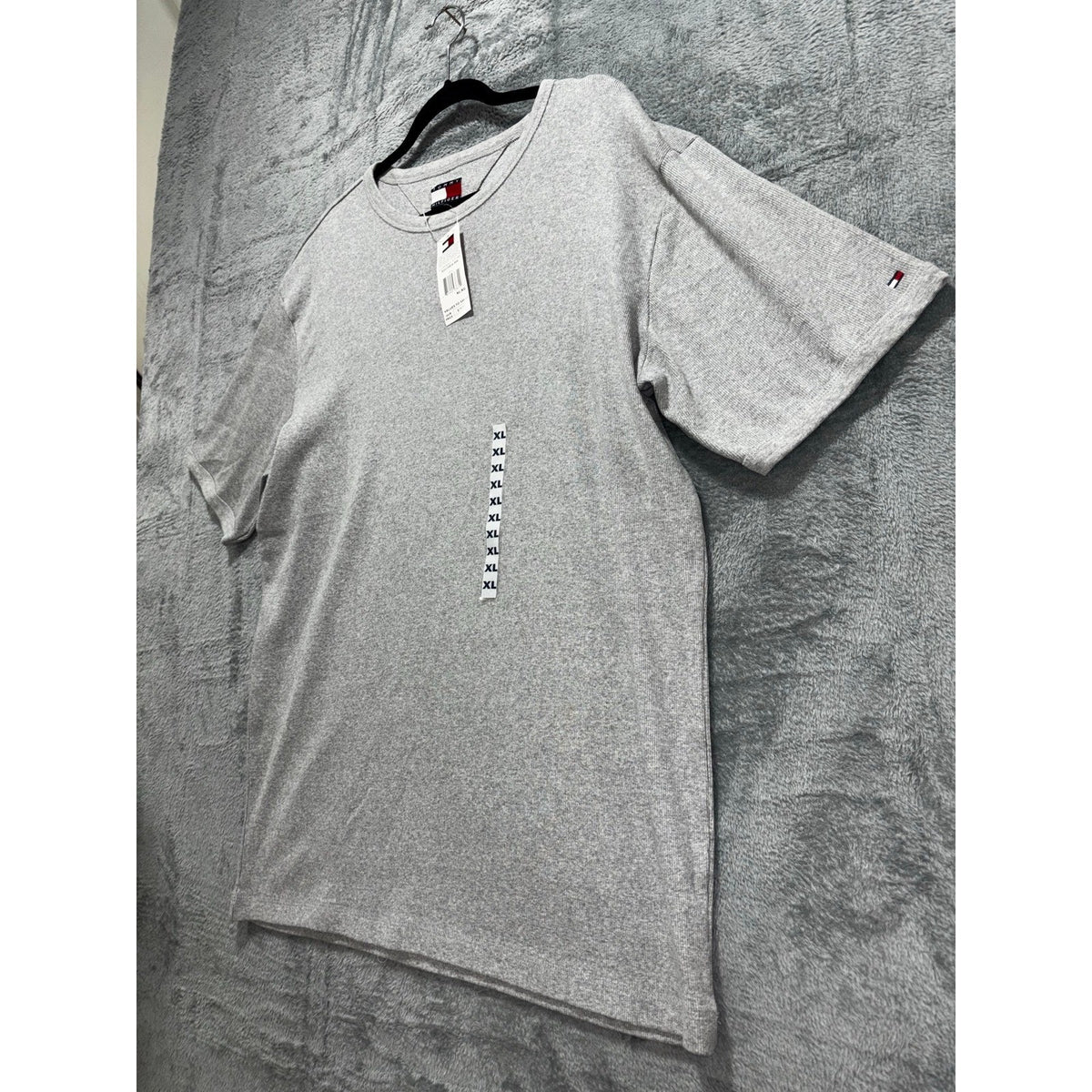 Tommy Hilfiger XL Gray Crewneck Short Sleeve Tee Casual Athleisure Preppy