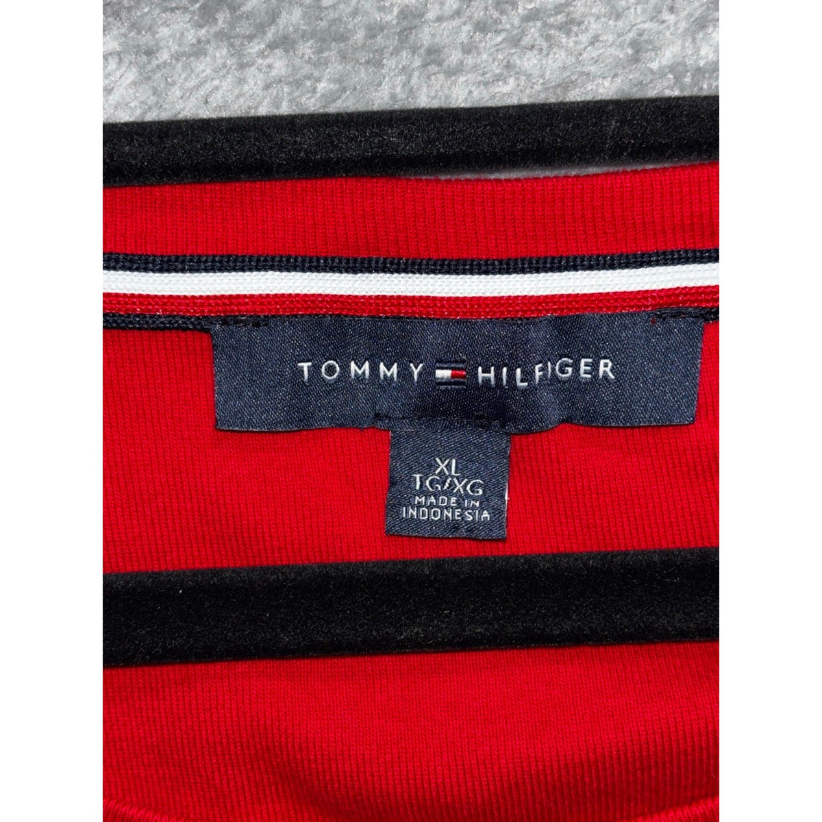 Tommy Hilfiger XL Red Womens Cold Shoulder Short Sleeve Tee Shirt Preppy Casual