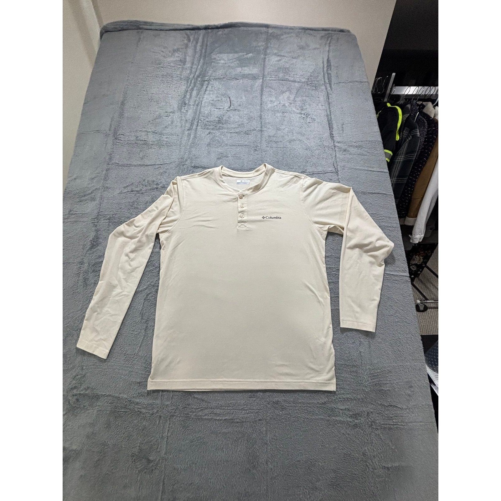 Columbia M Cream Henley Long Sleeve Shirt Womens Casual Cozy