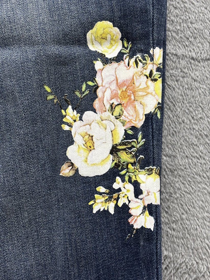 Maurices Women's Blue Floral Print Jeans Size 17/18, photo 12 of 12