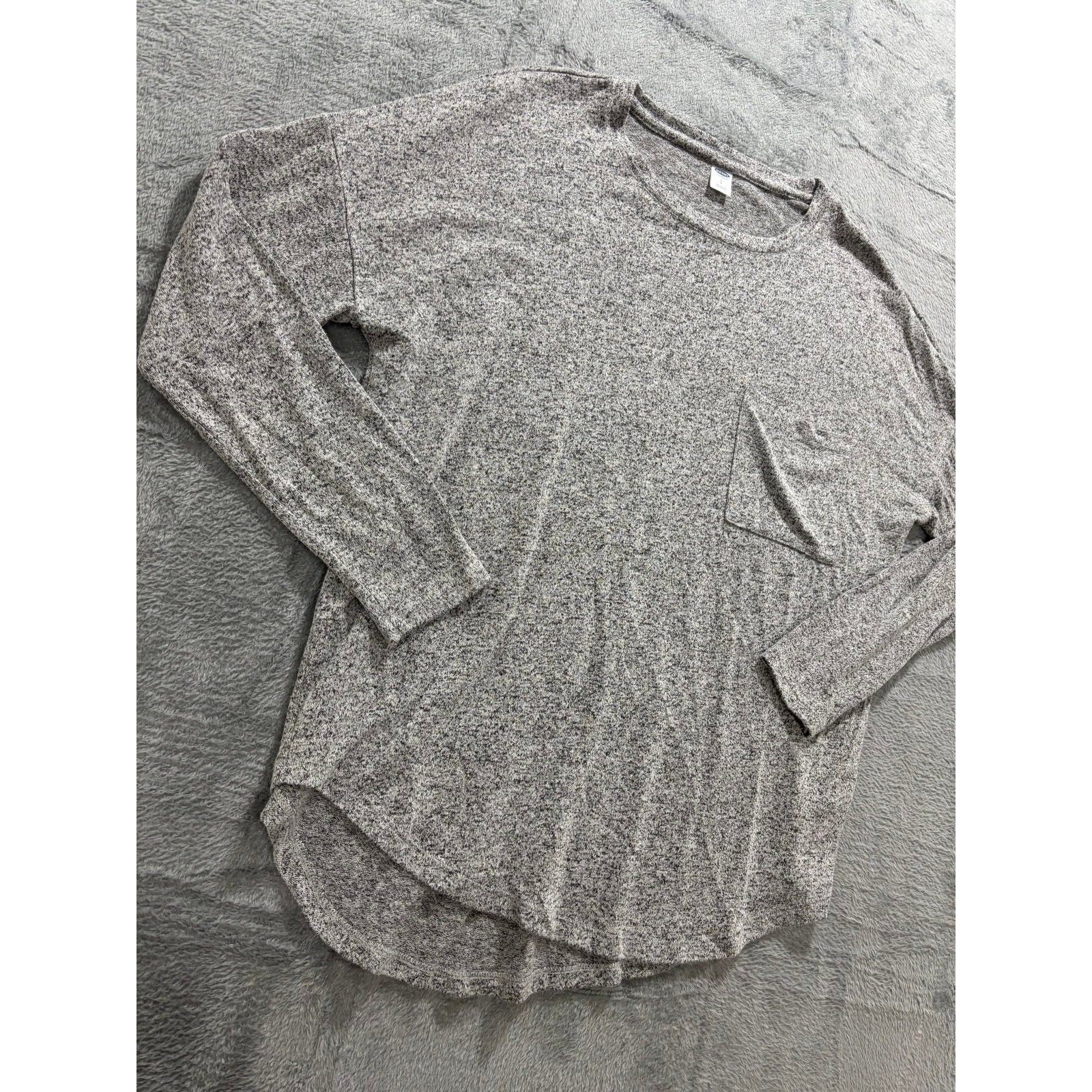 Old Navy Womens S Gray Long Sleeve Pocket T-Shirt Casual Cozy Top