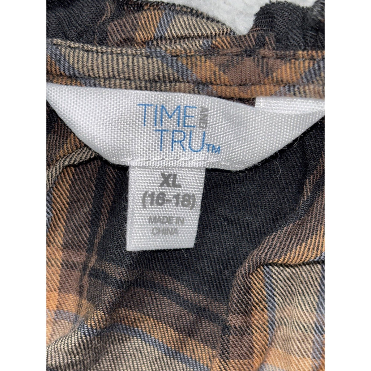 Time and Tru Womens XL Lot of 2 Tops Plaid Flutter Sleeve Top Black Tee Casual