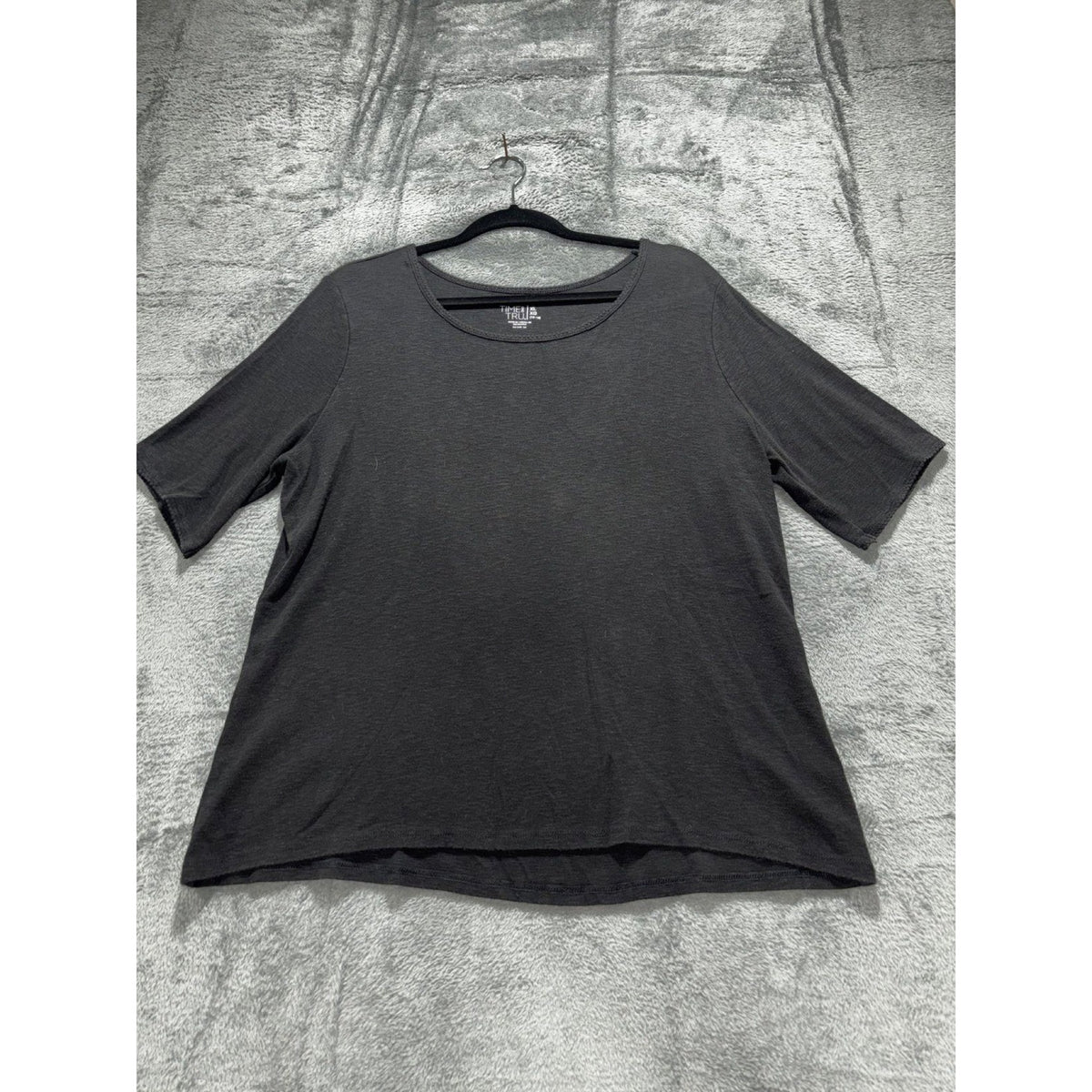 Time and Tru Womens XL Lot of 2 Tops Plaid Flutter Sleeve Top Black Tee Casual